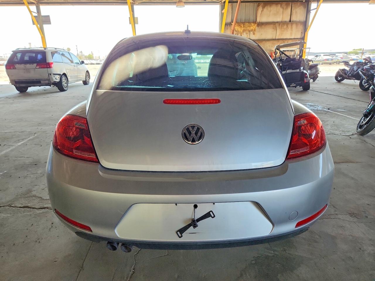 2013 Volkswagen Beetle Silver vin: 3VWJP7AT2DM668562