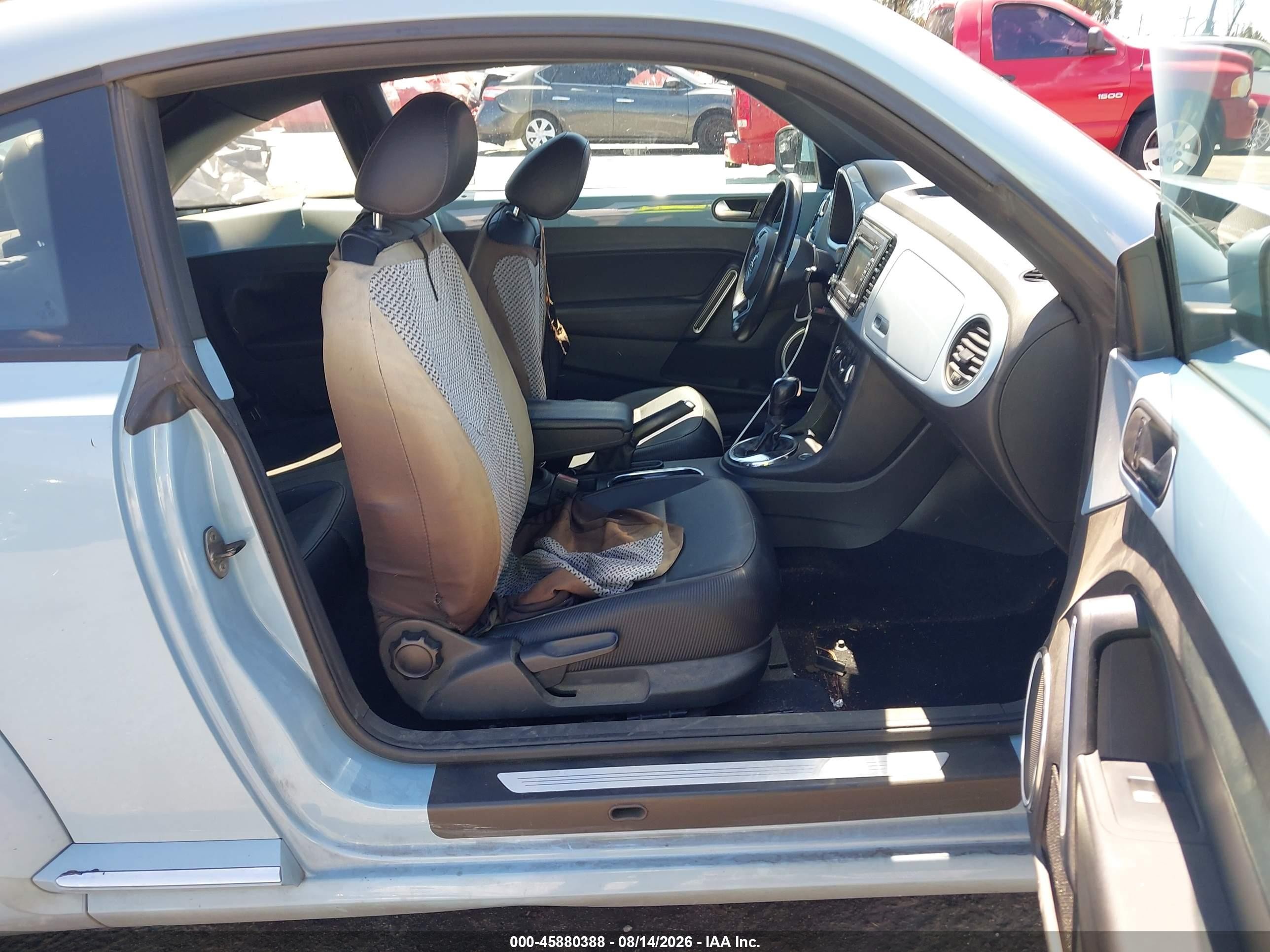 2013 Volkswagen Beetle 2.5l Синий vin: 3VWJP7AT3DM623260