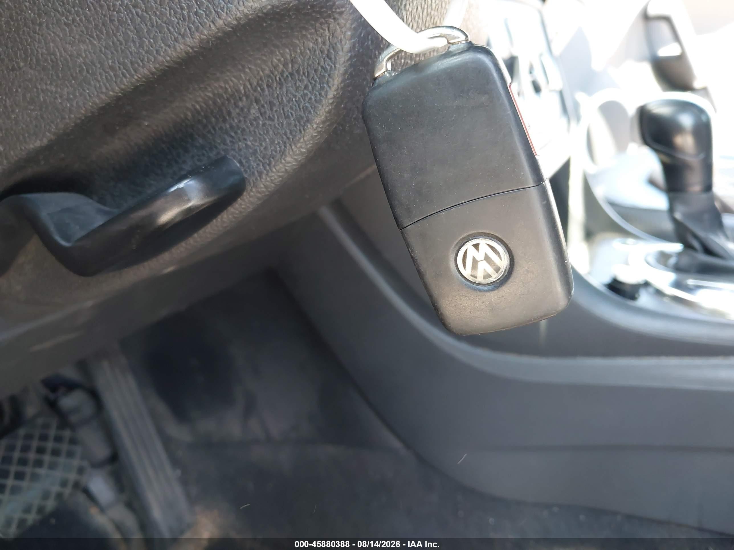 2013 Volkswagen Beetle 2.5l Синий vin: 3VWJP7AT3DM623260