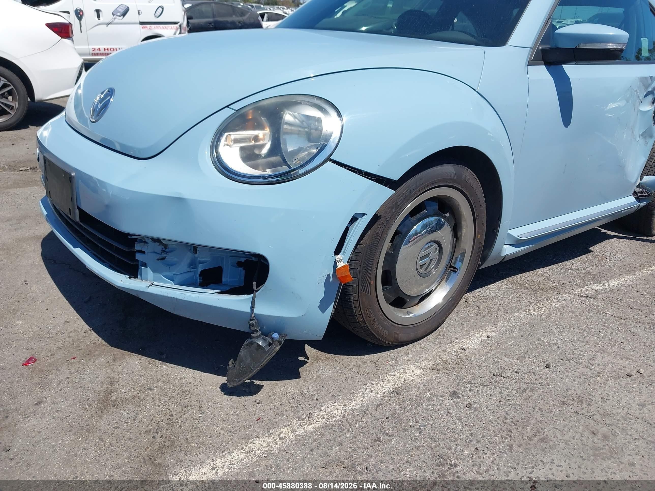 2013 Volkswagen Beetle 2.5l Синий vin: 3VWJP7AT3DM623260