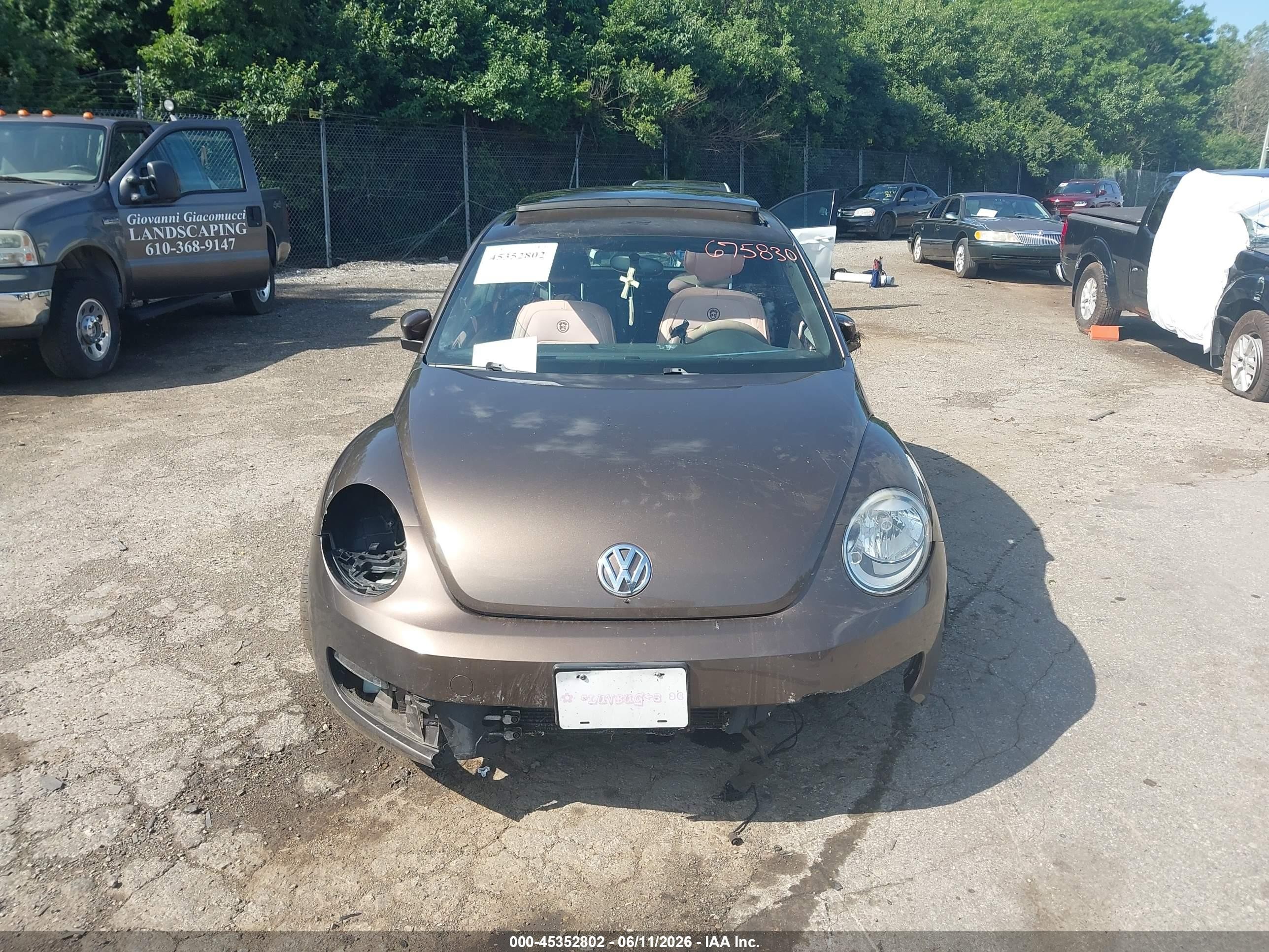 2013 Volkswagen Beetle 2.5l Brown vin: 3VWJP7AT3DM675830