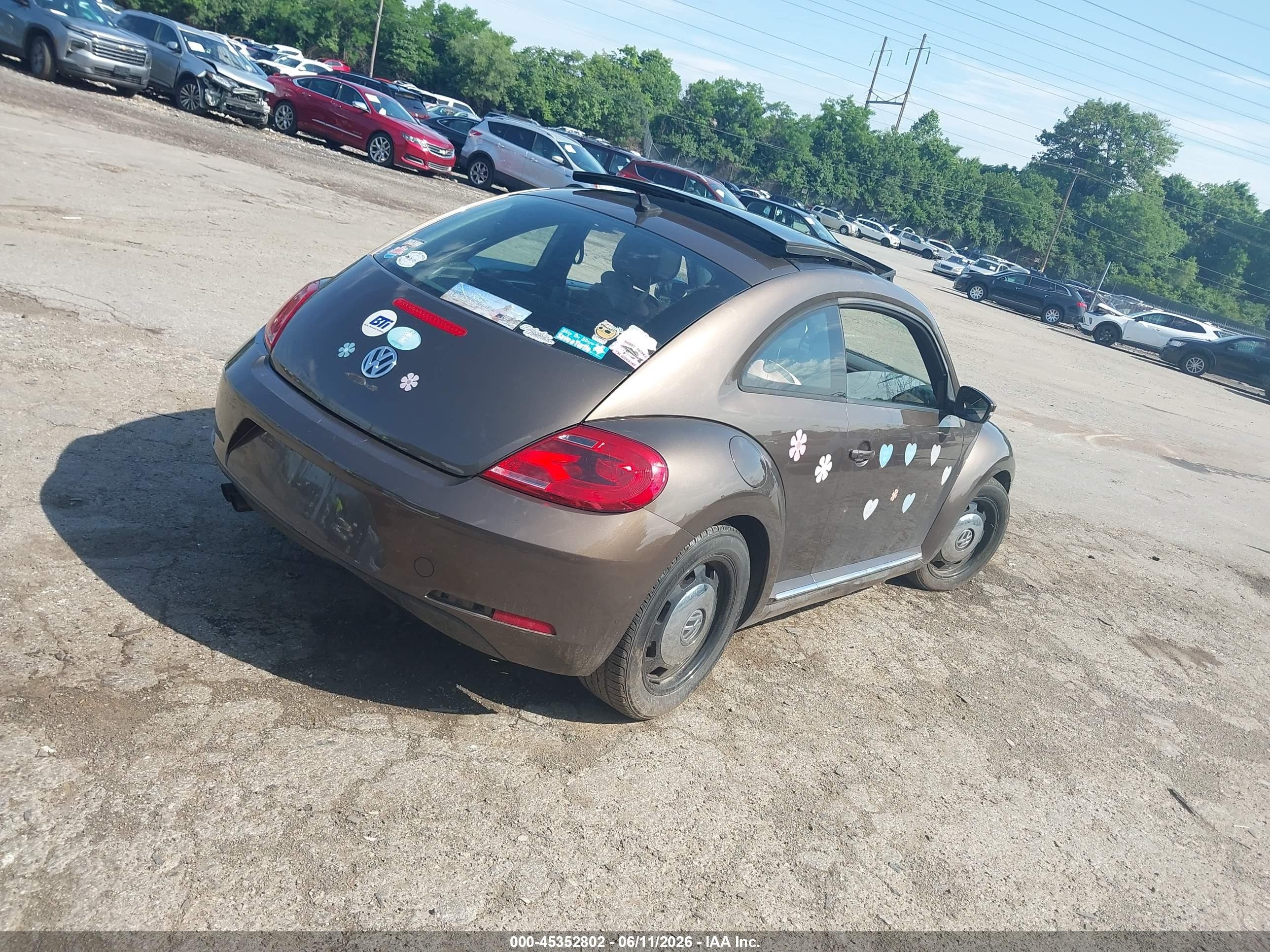 2013 Volkswagen Beetle 2.5l Brown vin: 3VWJP7AT3DM675830