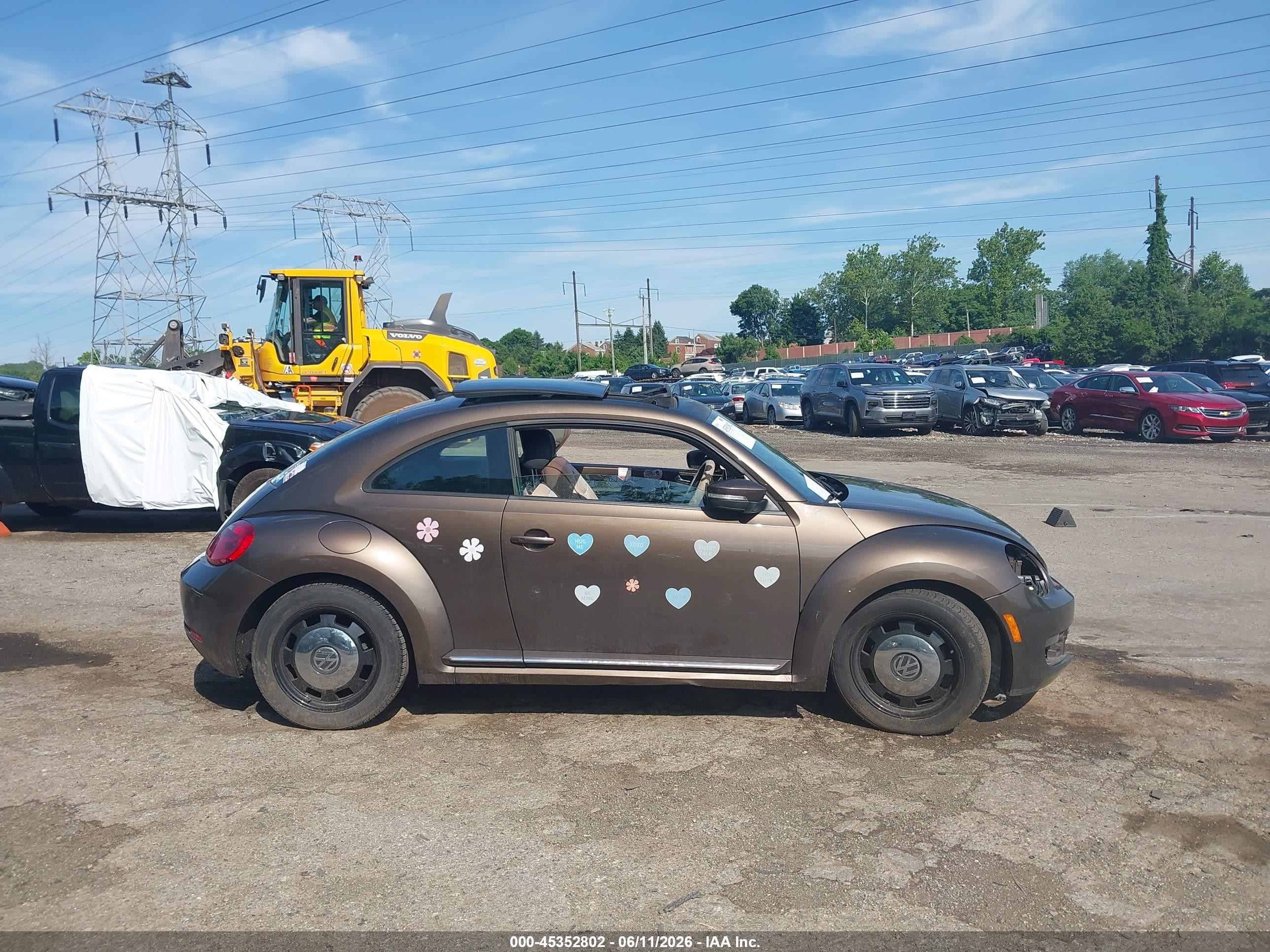 2013 Volkswagen Beetle 2.5l Brown vin: 3VWJP7AT3DM675830