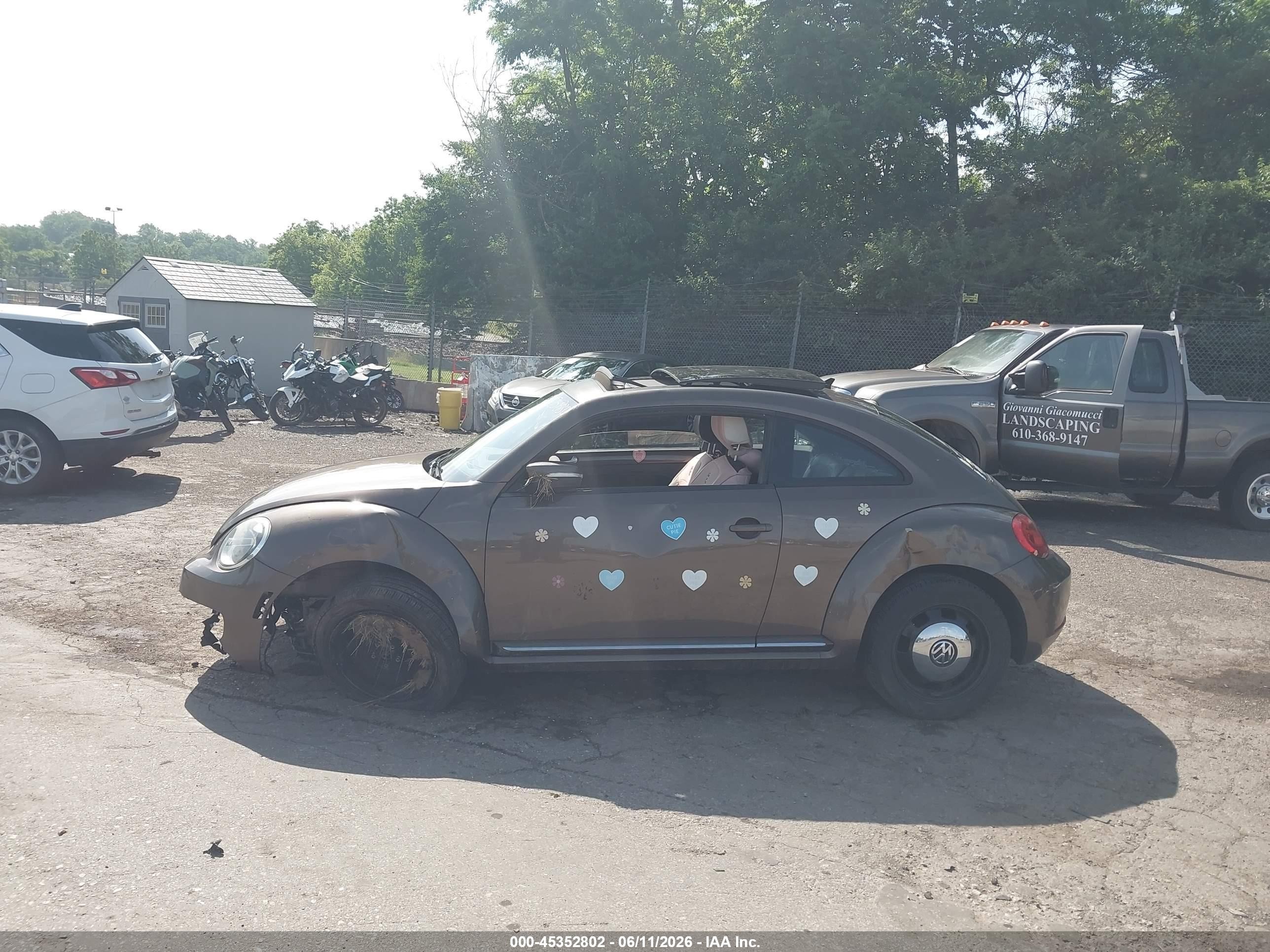 2013 Volkswagen Beetle 2.5l Brown vin: 3VWJP7AT3DM675830