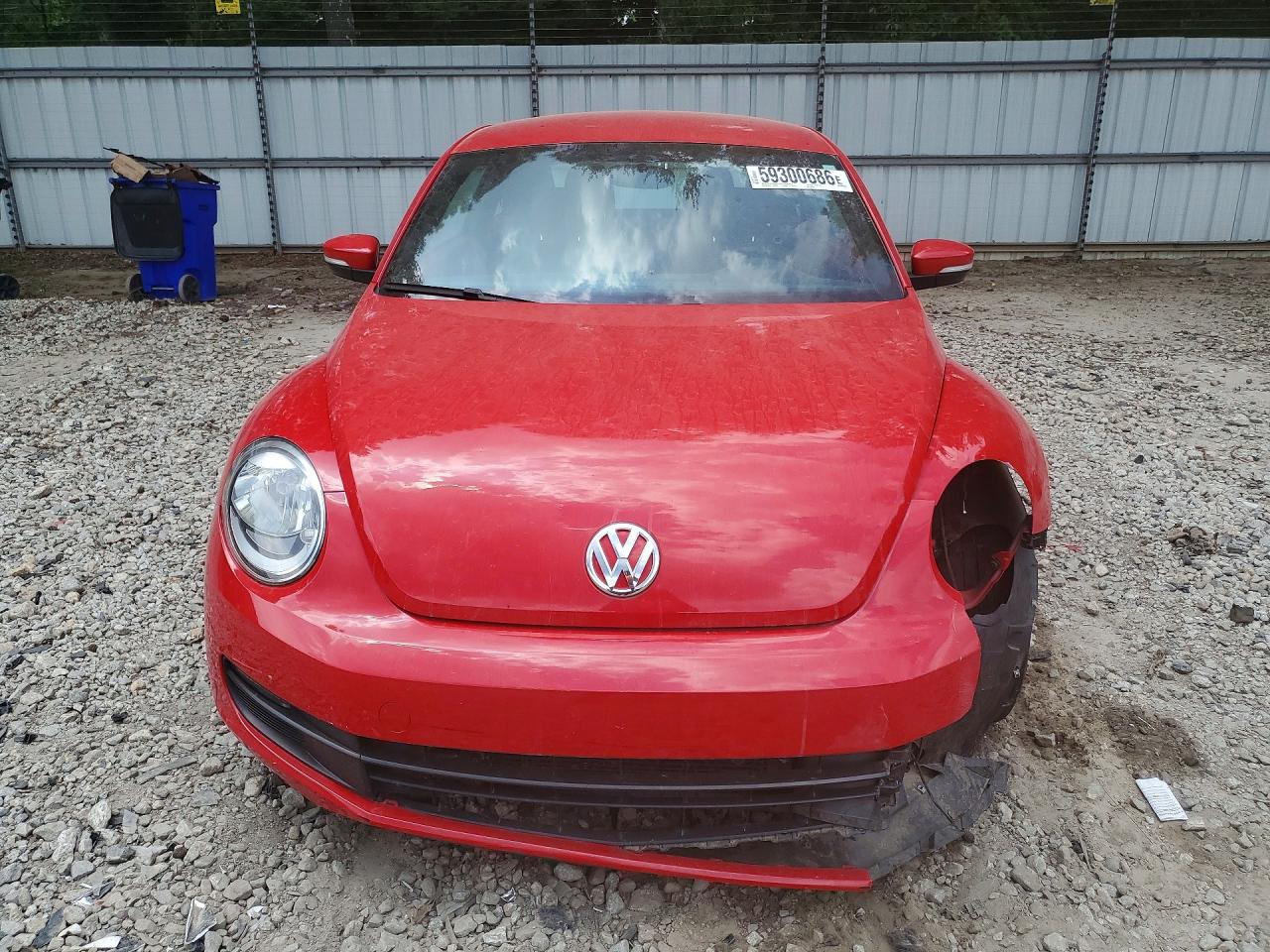 2014 Volkswagen Beetle Red vin: 3VWJP7AT3EM609196