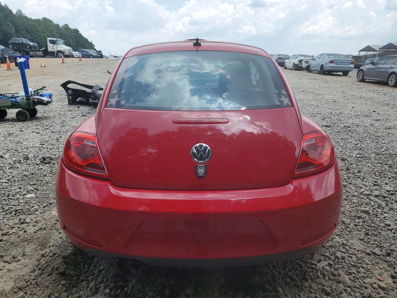 2014 Volkswagen Beetle Red vin: 3VWJP7AT3EM609196