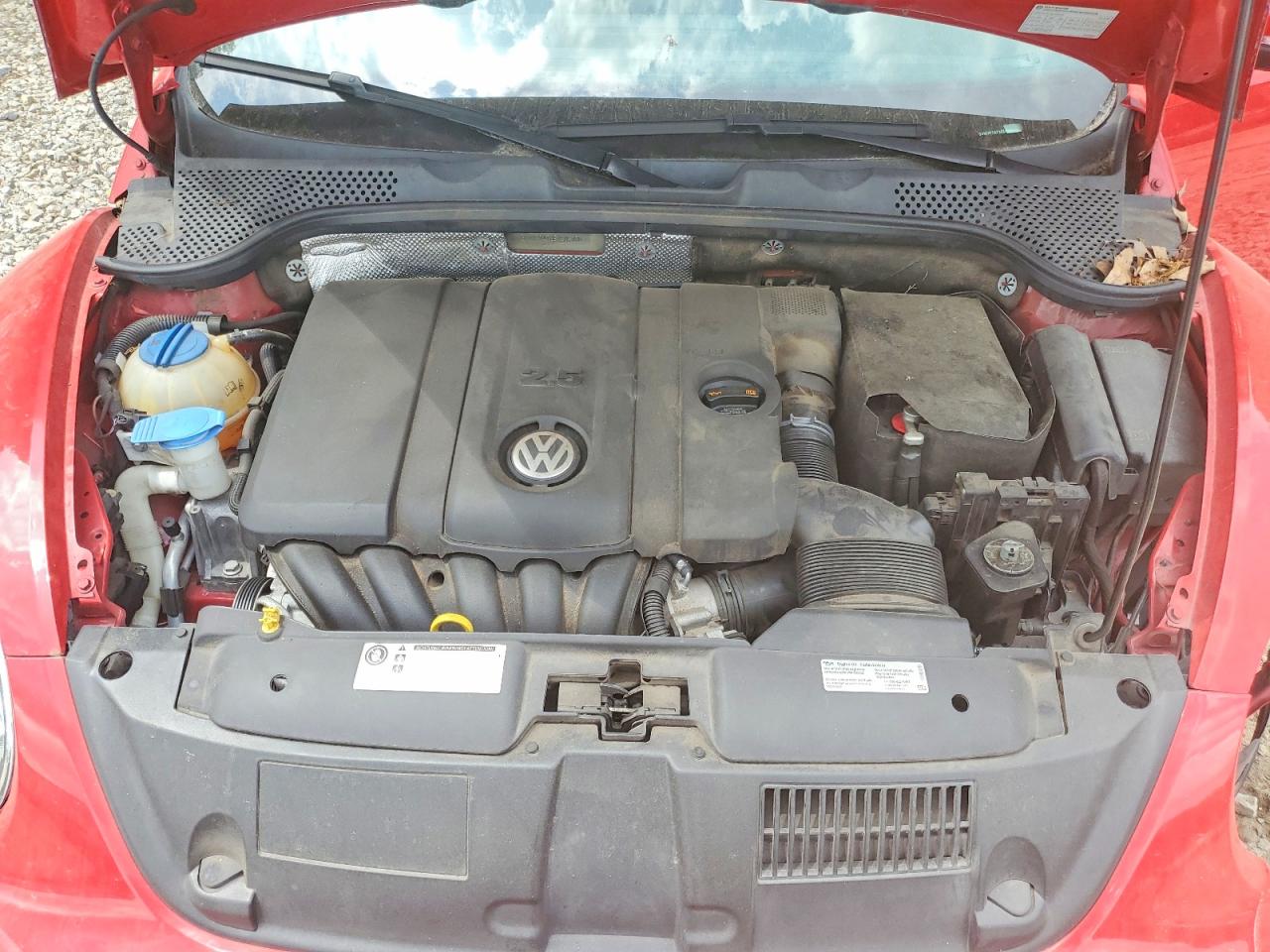 2014 Volkswagen Beetle Red vin: 3VWJP7AT3EM609196