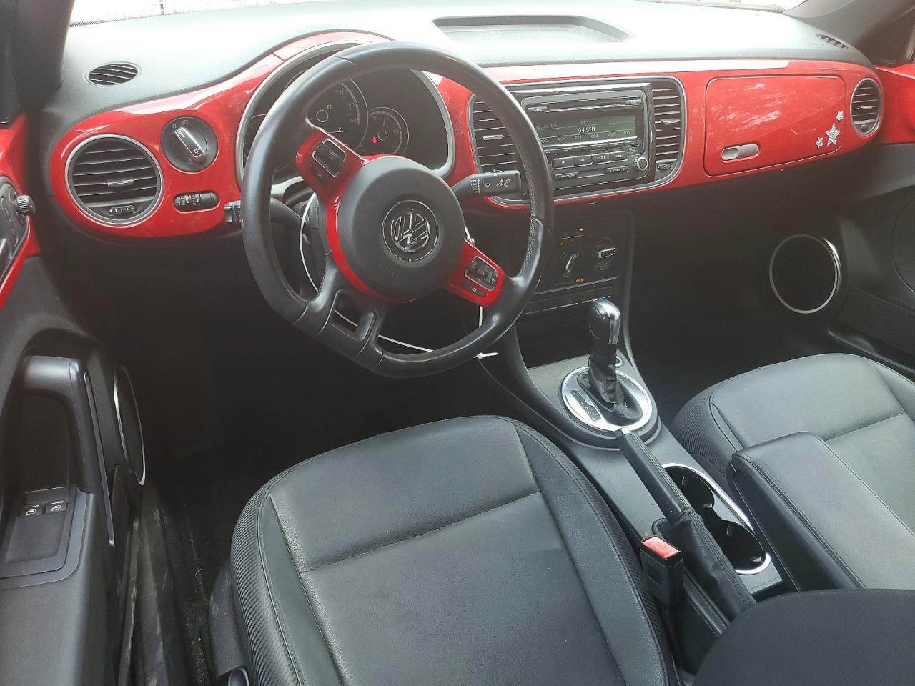 2014 Volkswagen Beetle Red vin: 3VWJP7AT3EM609196