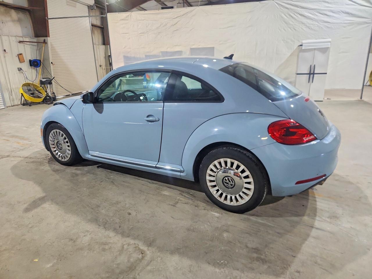 2014 Volkswagen Beetle Blue vin: 3VWJP7AT3EM629853