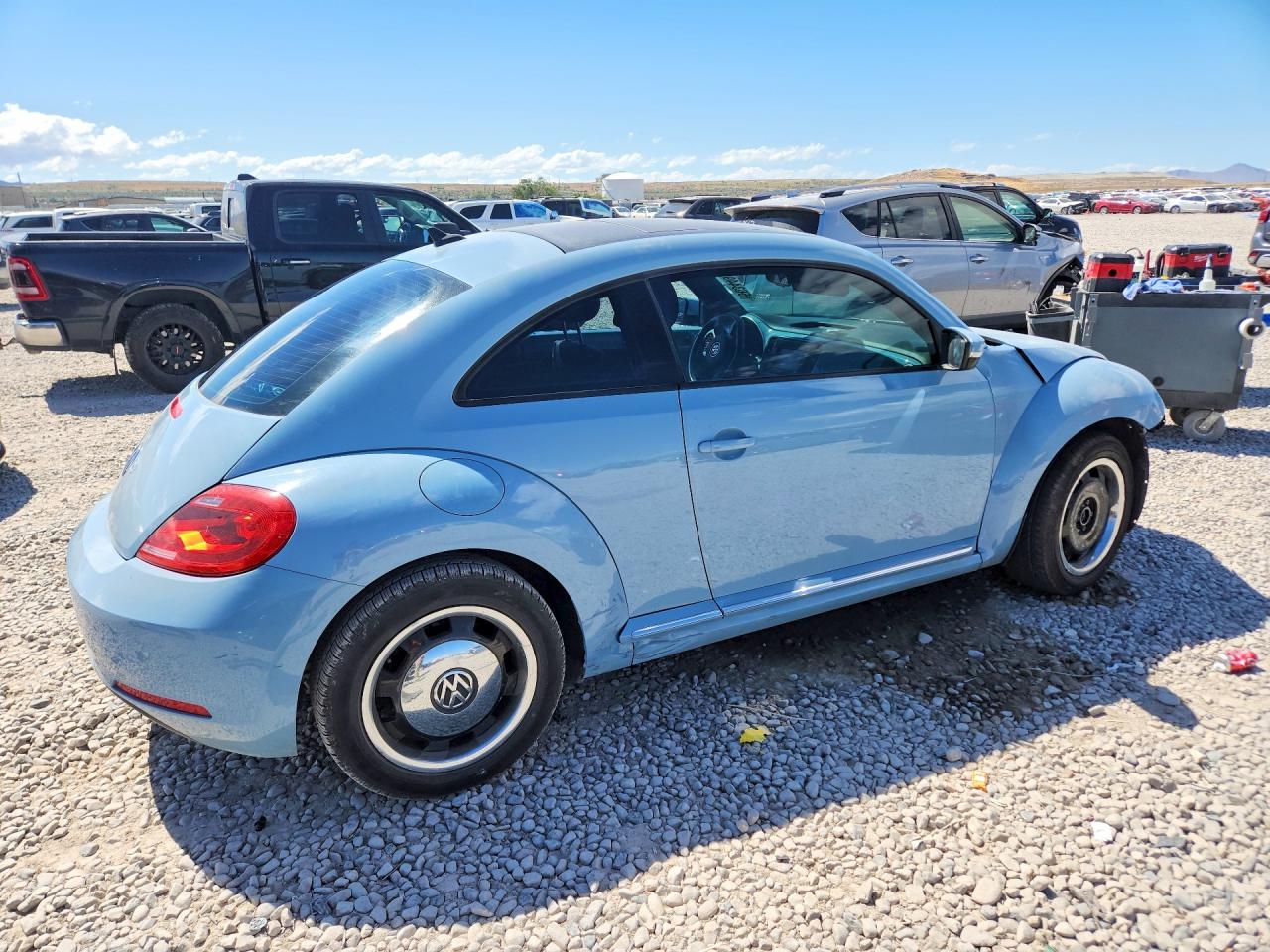 2013 Volkswagen Beetle Blue vin: 3VWJP7AT4DM623137