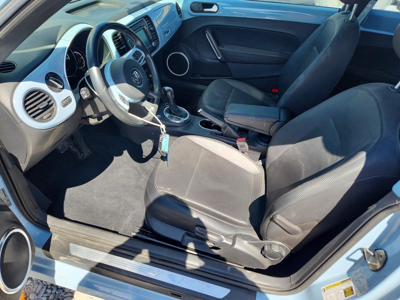 2013 Volkswagen Beetle Blue vin: 3VWJP7AT4DM623137