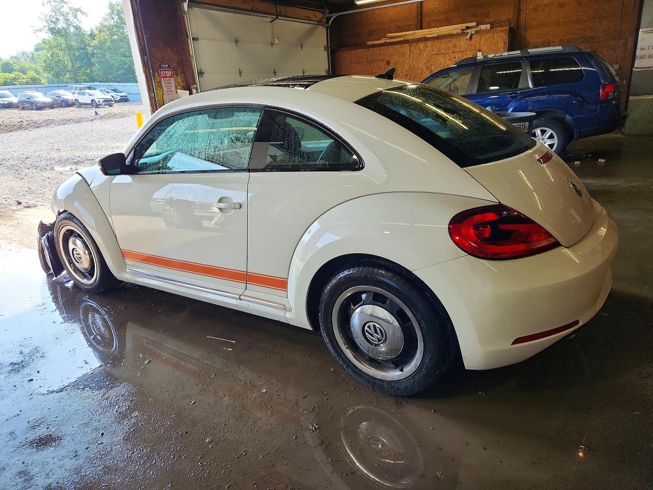 2013 Volkswagen Beetle White vin: 3VWJP7AT4DM630217
