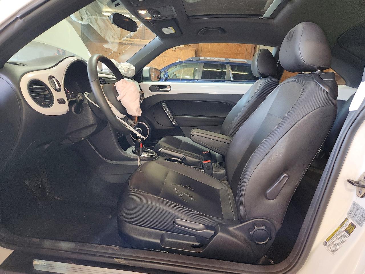 2013 Volkswagen Beetle White vin: 3VWJP7AT4DM630217