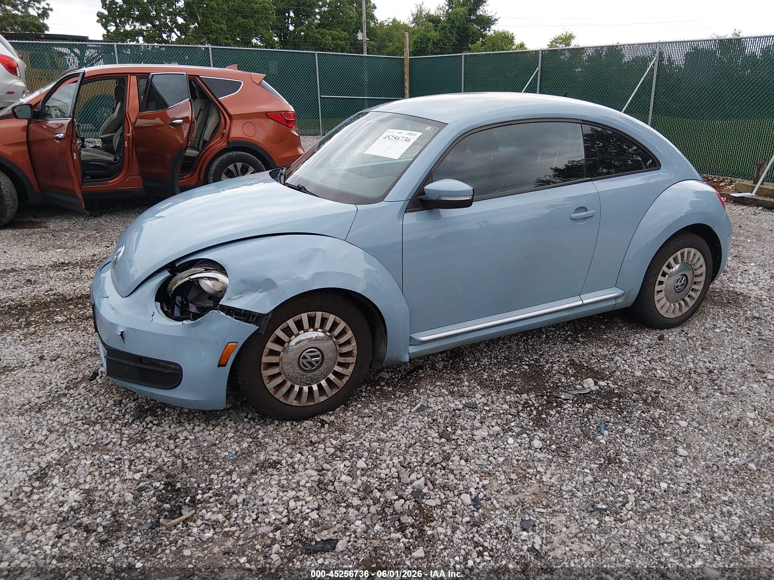 2013 Volkswagen Beetle 2.5l Синий vin: 3VWJP7AT4DM657949