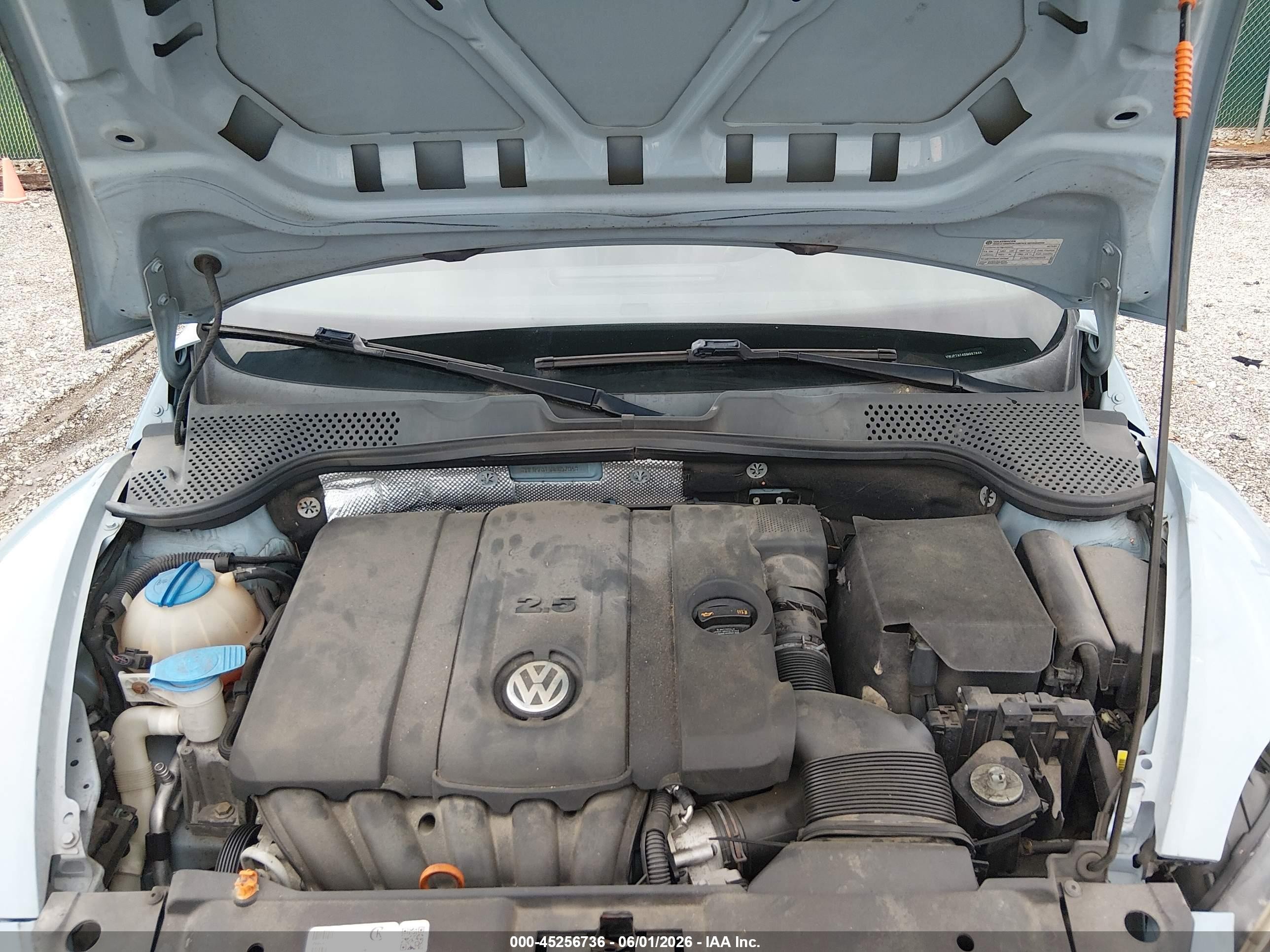 2013 Volkswagen Beetle 2.5l Синий vin: 3VWJP7AT4DM657949