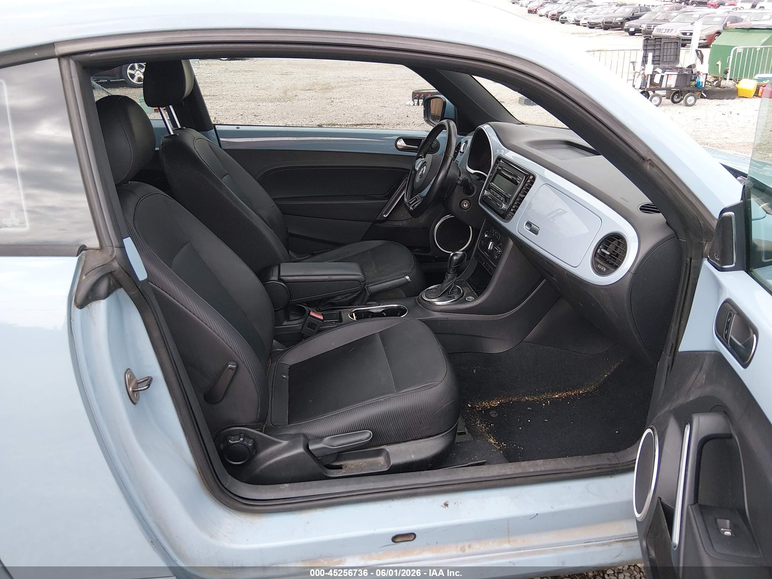 2013 Volkswagen Beetle 2.5l Синий vin: 3VWJP7AT4DM657949