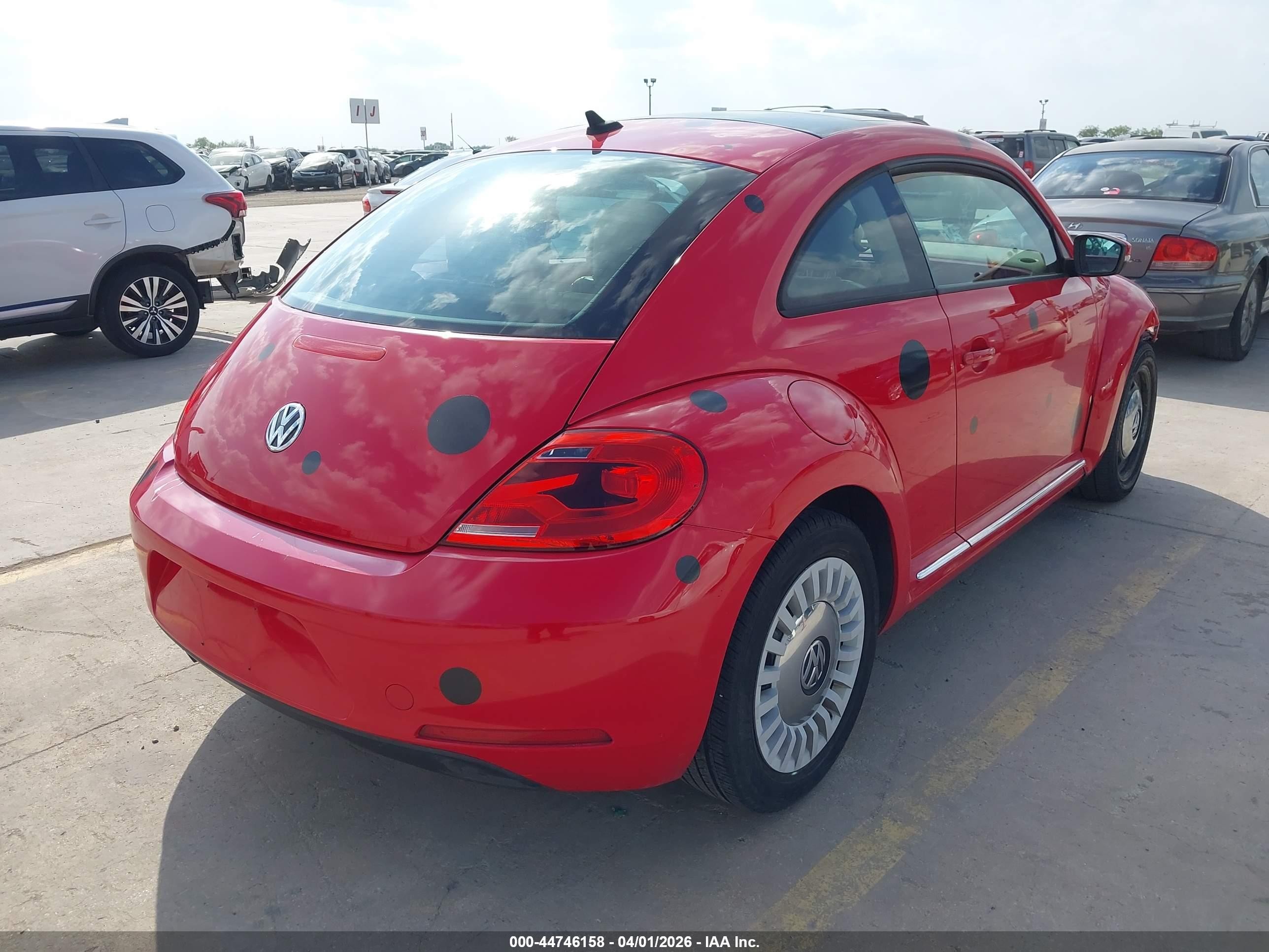 2013 Volkswagen Beetle 2.5l Red vin: 3VWJP7AT4DM670457
