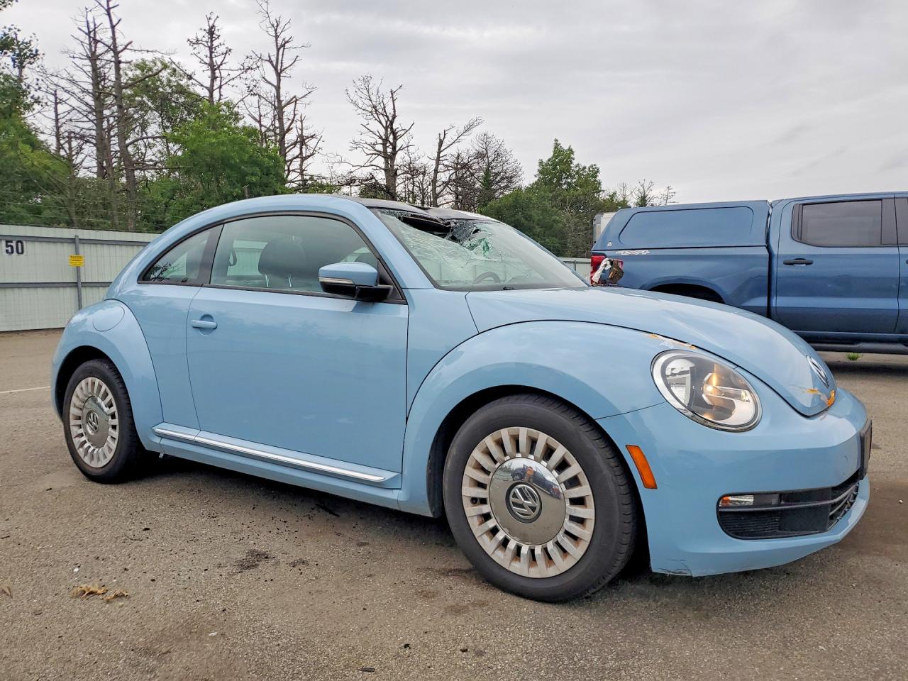 2014 Volkswagen Beetle Blue vin: 3VWJP7AT4EM605884