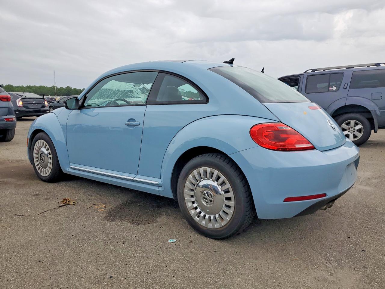 2014 Volkswagen Beetle Blue vin: 3VWJP7AT4EM605884
