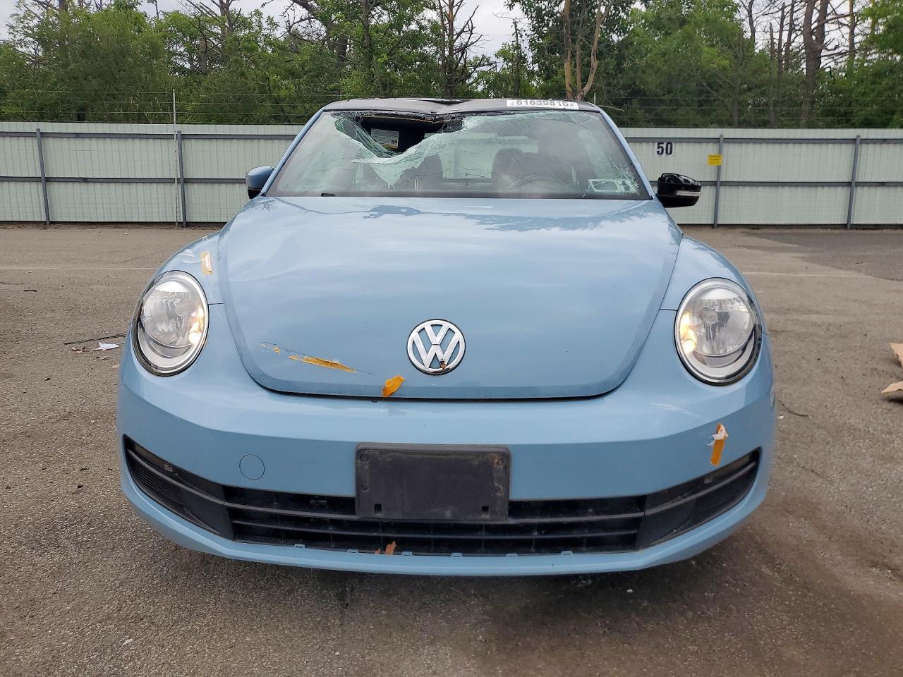 2014 Volkswagen Beetle Blue vin: 3VWJP7AT4EM605884