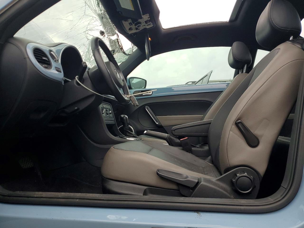 2014 Volkswagen Beetle Blue vin: 3VWJP7AT4EM605884
