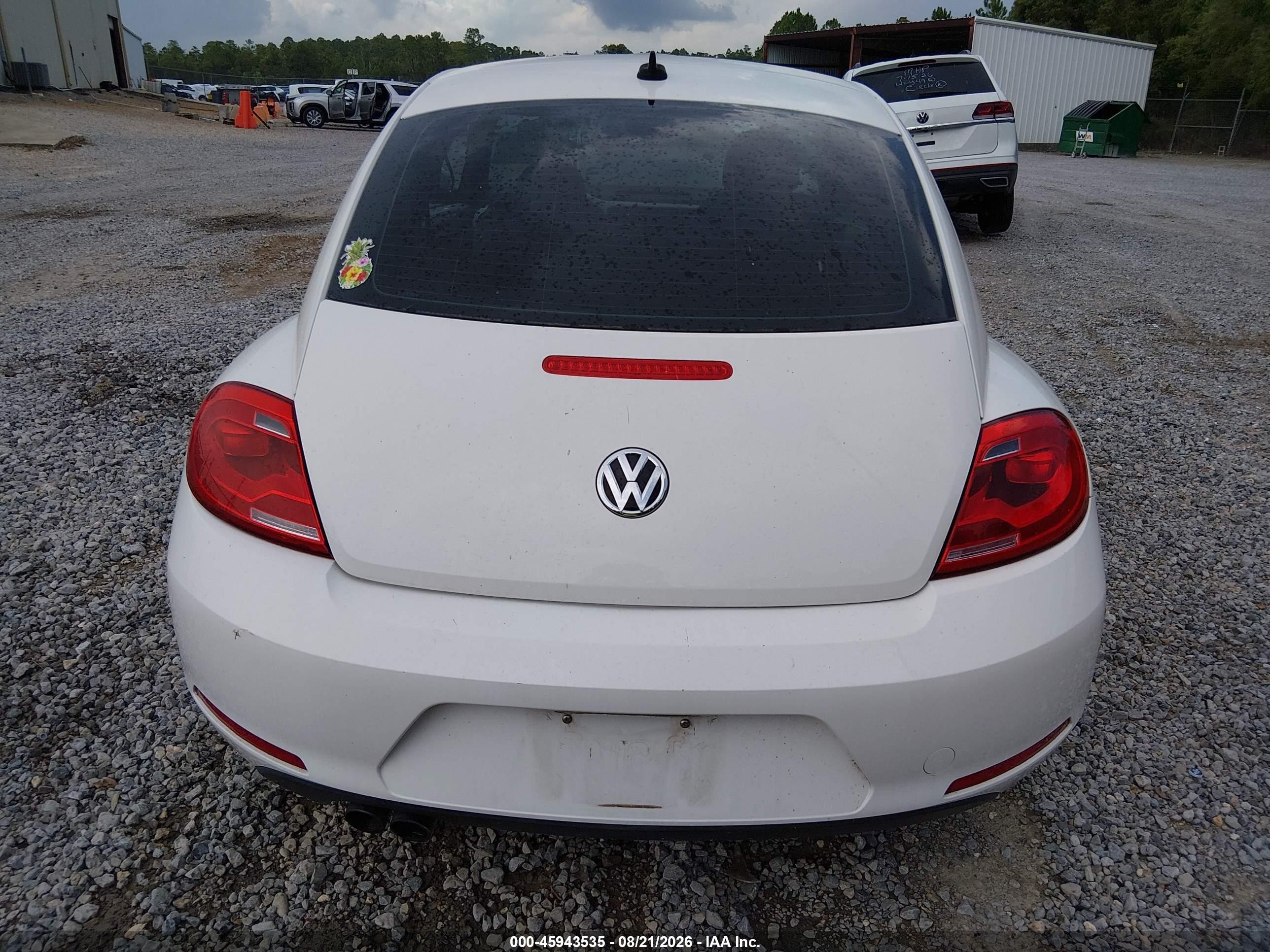 2014 Volkswagen Beetle 2.5l White vin: 3VWJP7AT4EM628159