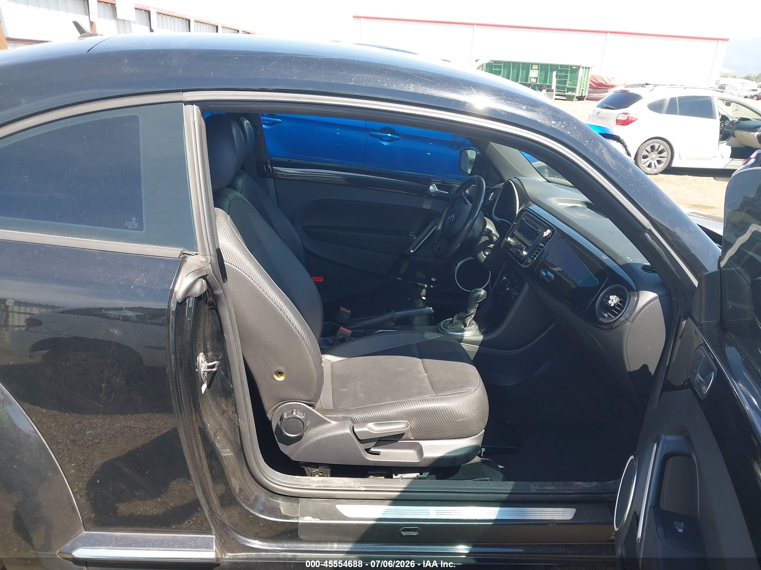 2012 Volkswagen Beetle 2.5l Dark Blue vin: 3VWJP7AT5CM606698