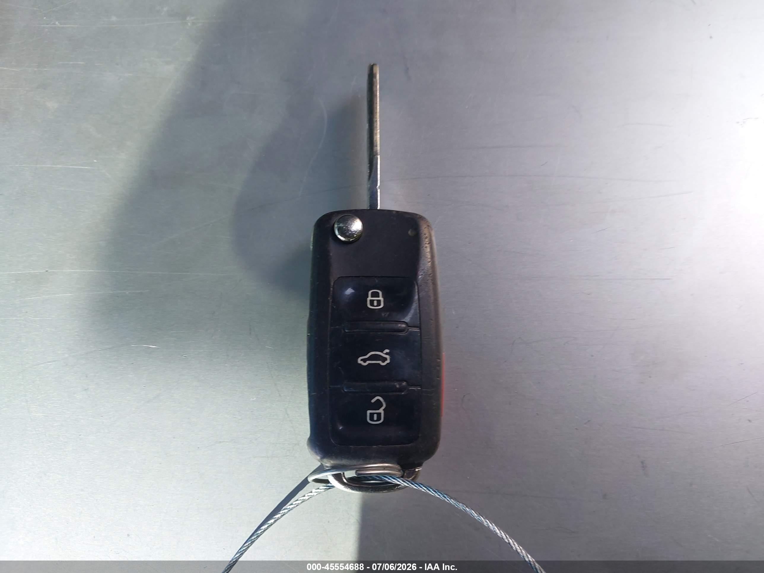 2012 Volkswagen Beetle 2.5l Dark Blue vin: 3VWJP7AT5CM606698