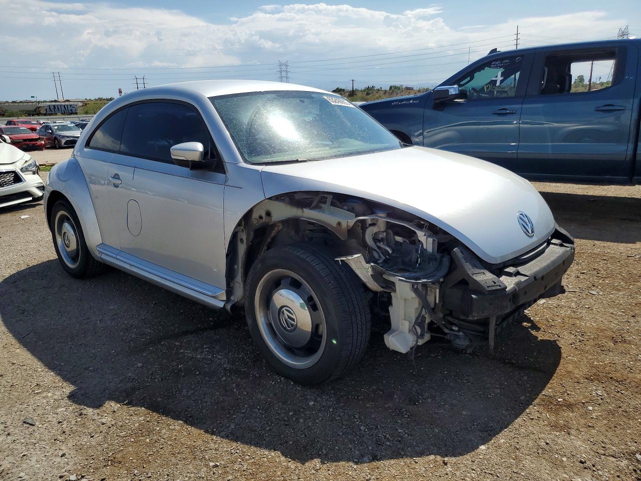 2013 Volkswagen Beetle Серебряный vin: 3VWJP7AT5DM607089