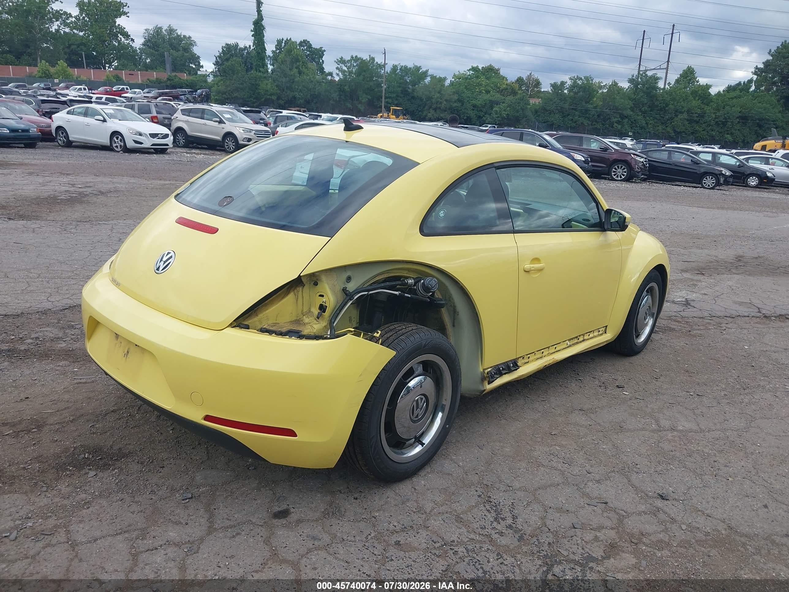 2013 Volkswagen Beetle 2.5l Yellow vin: 3VWJP7AT5DM647740