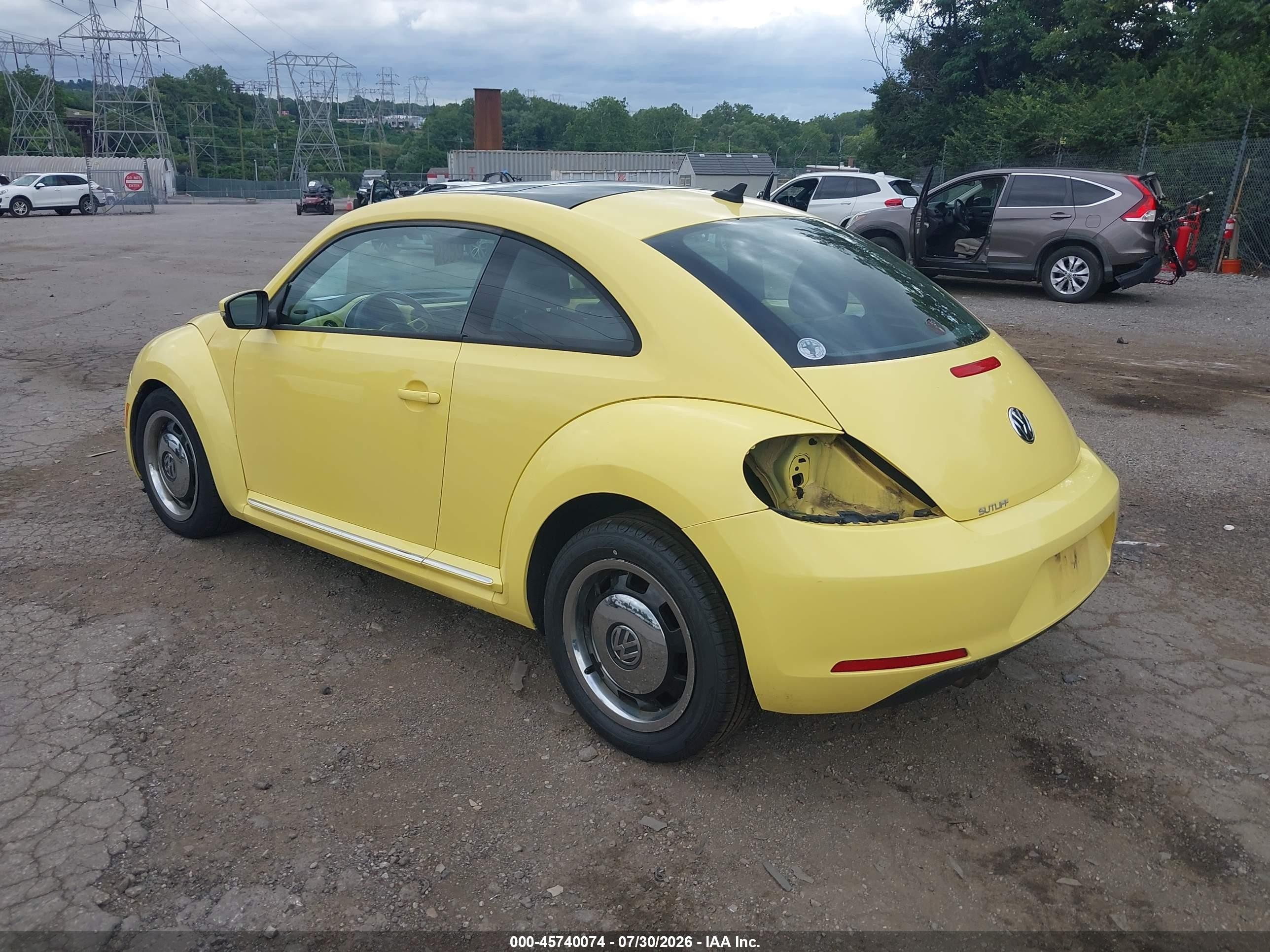 2013 Volkswagen Beetle 2.5l Yellow vin: 3VWJP7AT5DM647740