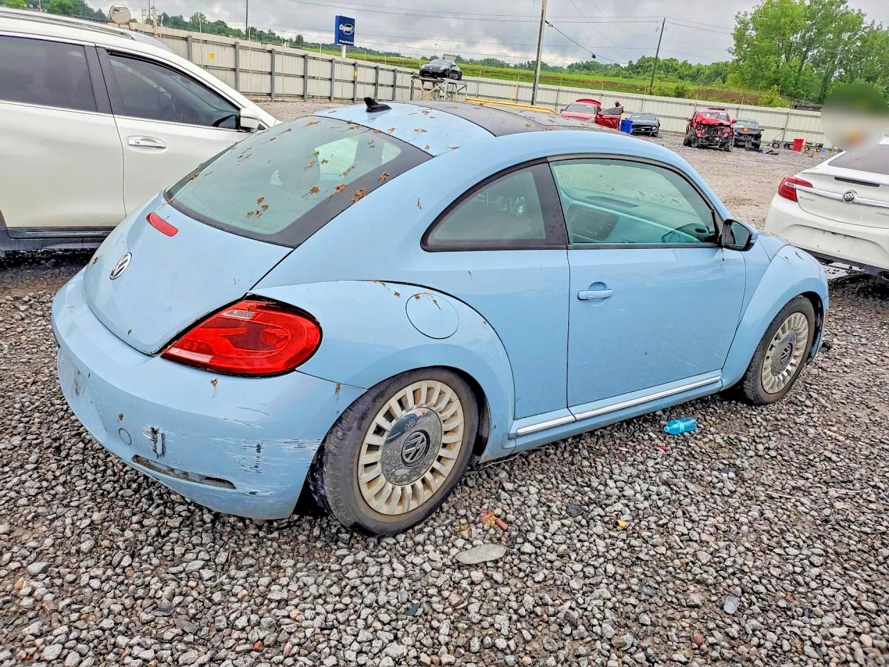 2014 Volkswagen Beetle Blue vin: 3VWJP7AT5EM615758