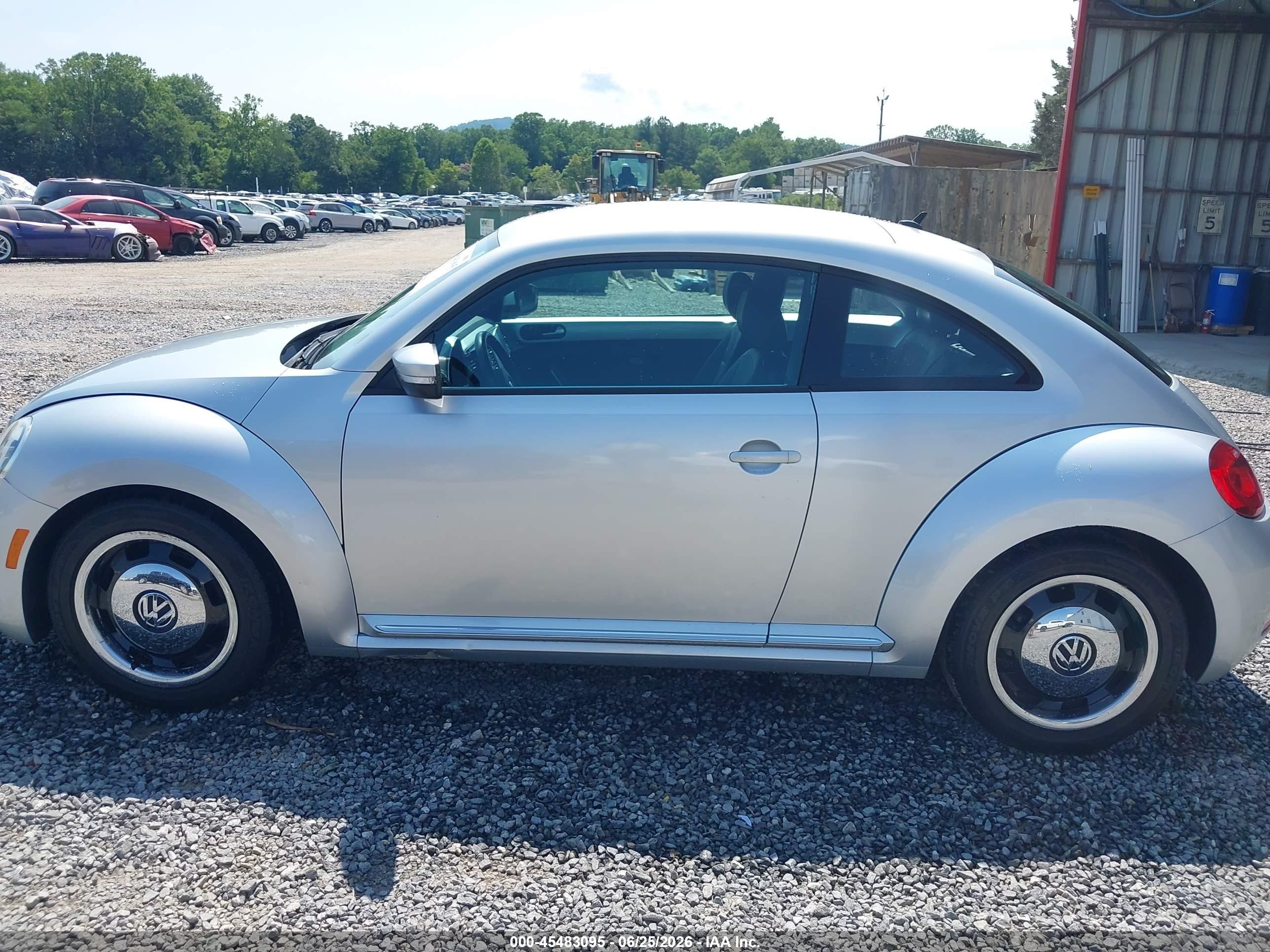 2012 Volkswagen Beetle 2.5l Silver vin: 3VWJP7AT6CM660611