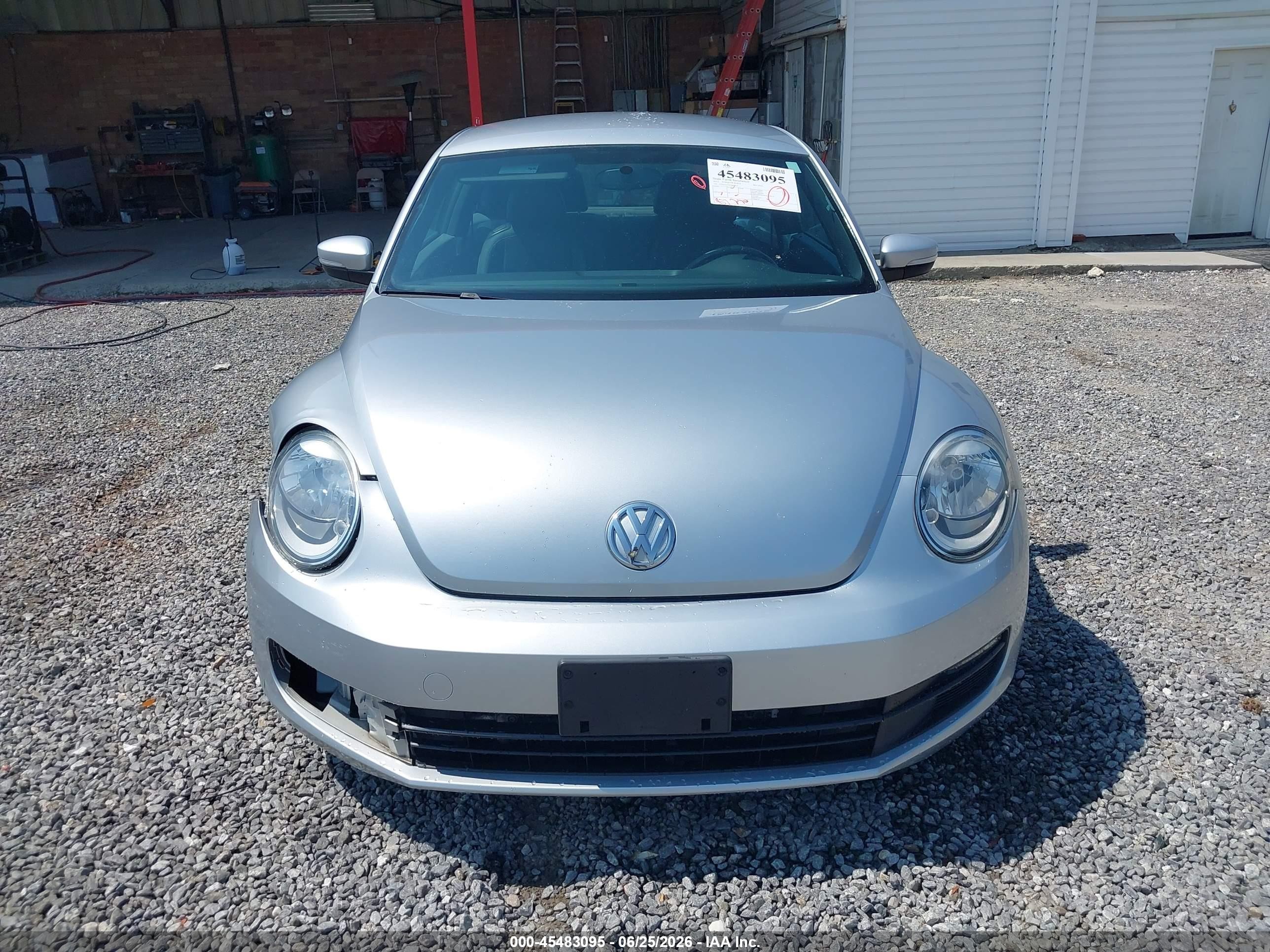 2012 Volkswagen Beetle 2.5l Silver vin: 3VWJP7AT6CM660611