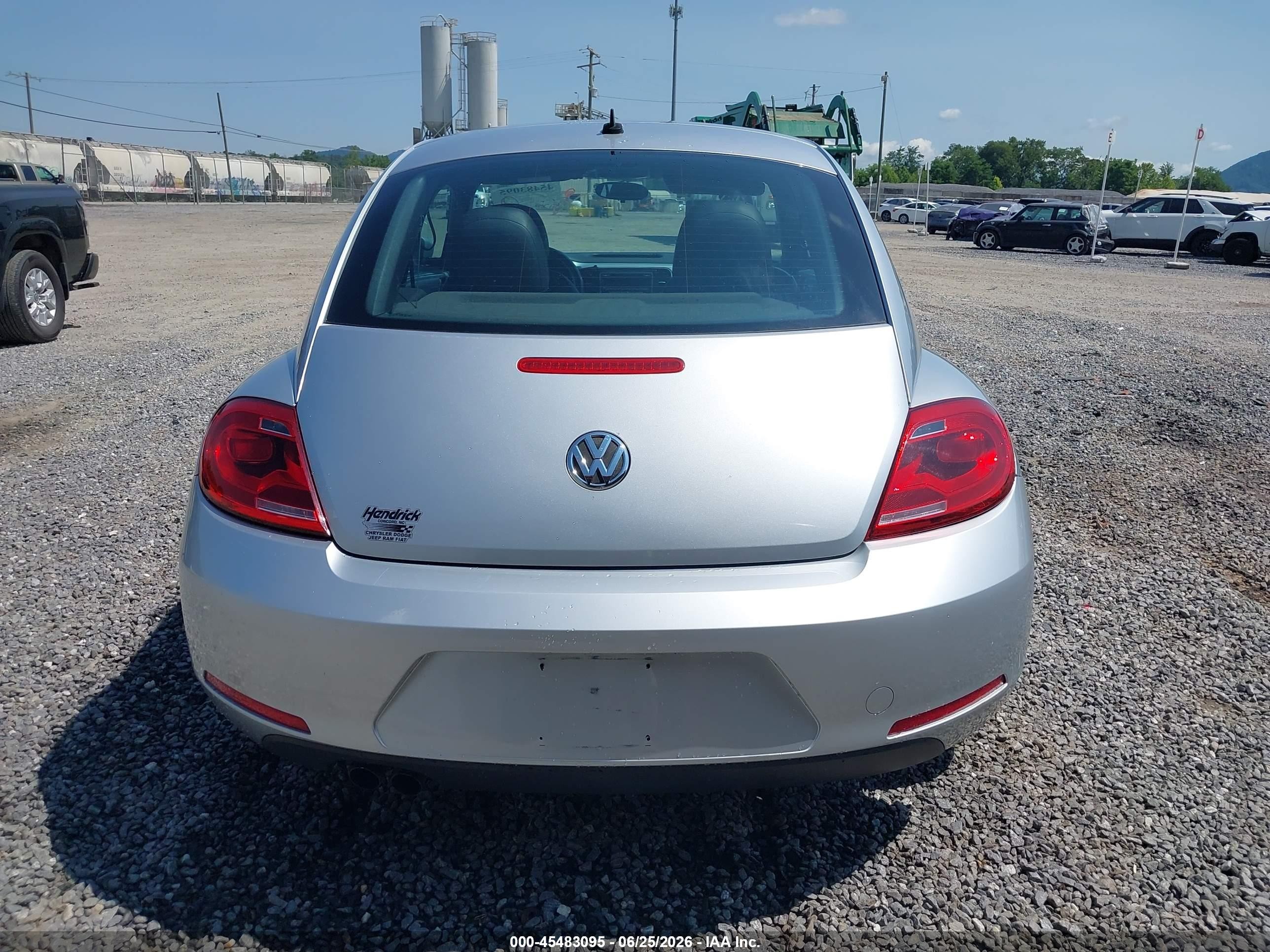 2012 Volkswagen Beetle 2.5l Silver vin: 3VWJP7AT6CM660611