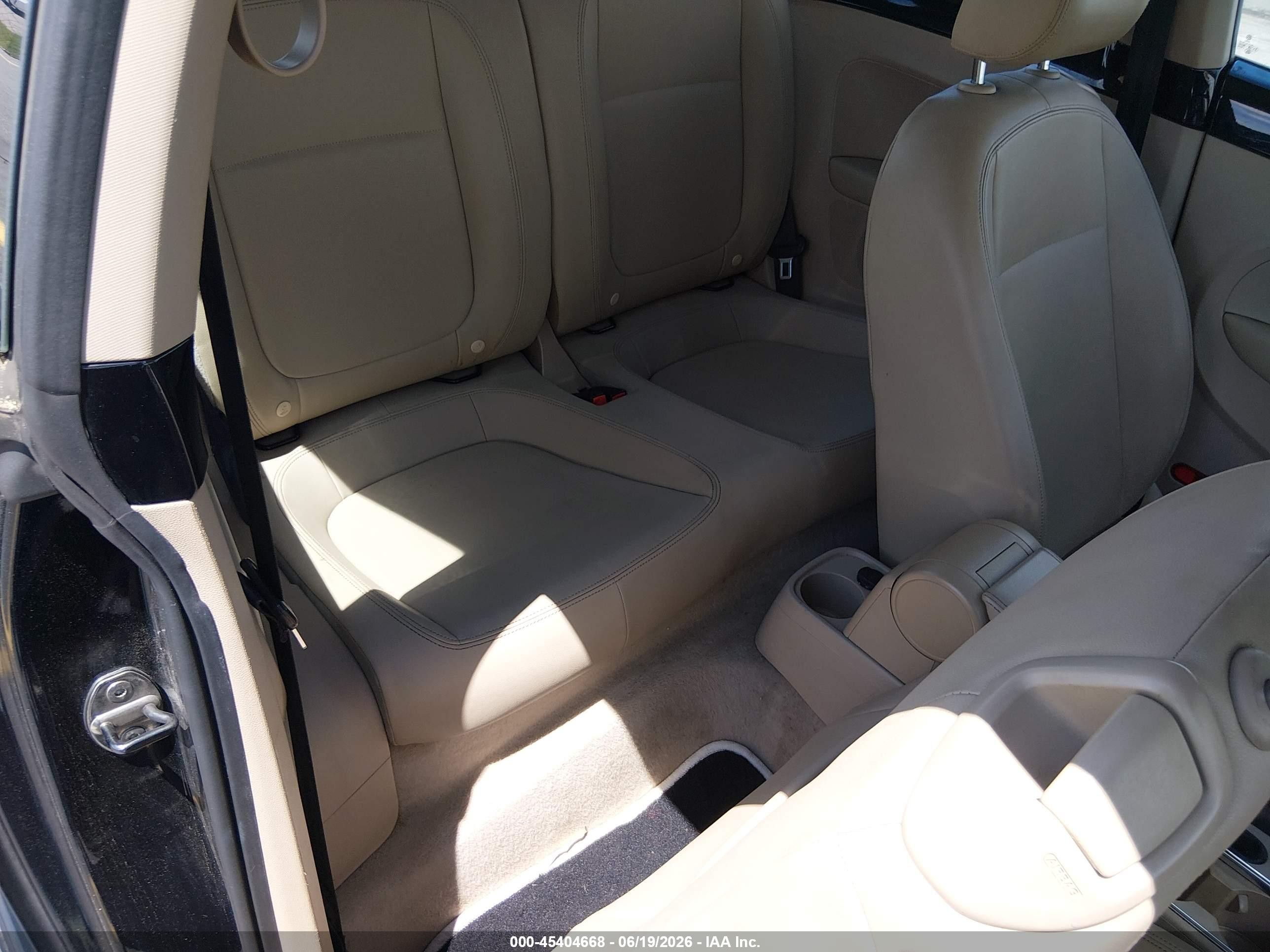 2013 Volkswagen Beetle 2.5l Black vin: 3VWJP7AT6DM683517