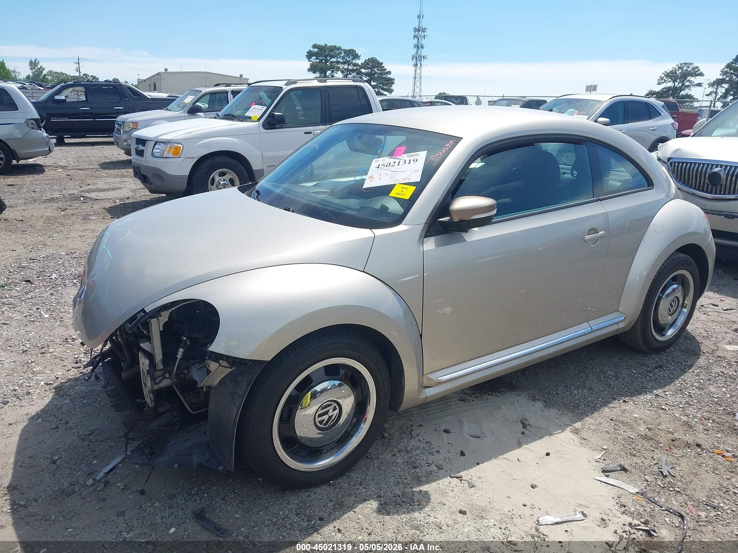 2012 Volkswagen Beetle 2.5l Gold vin: 3VWJP7AT7CM645700