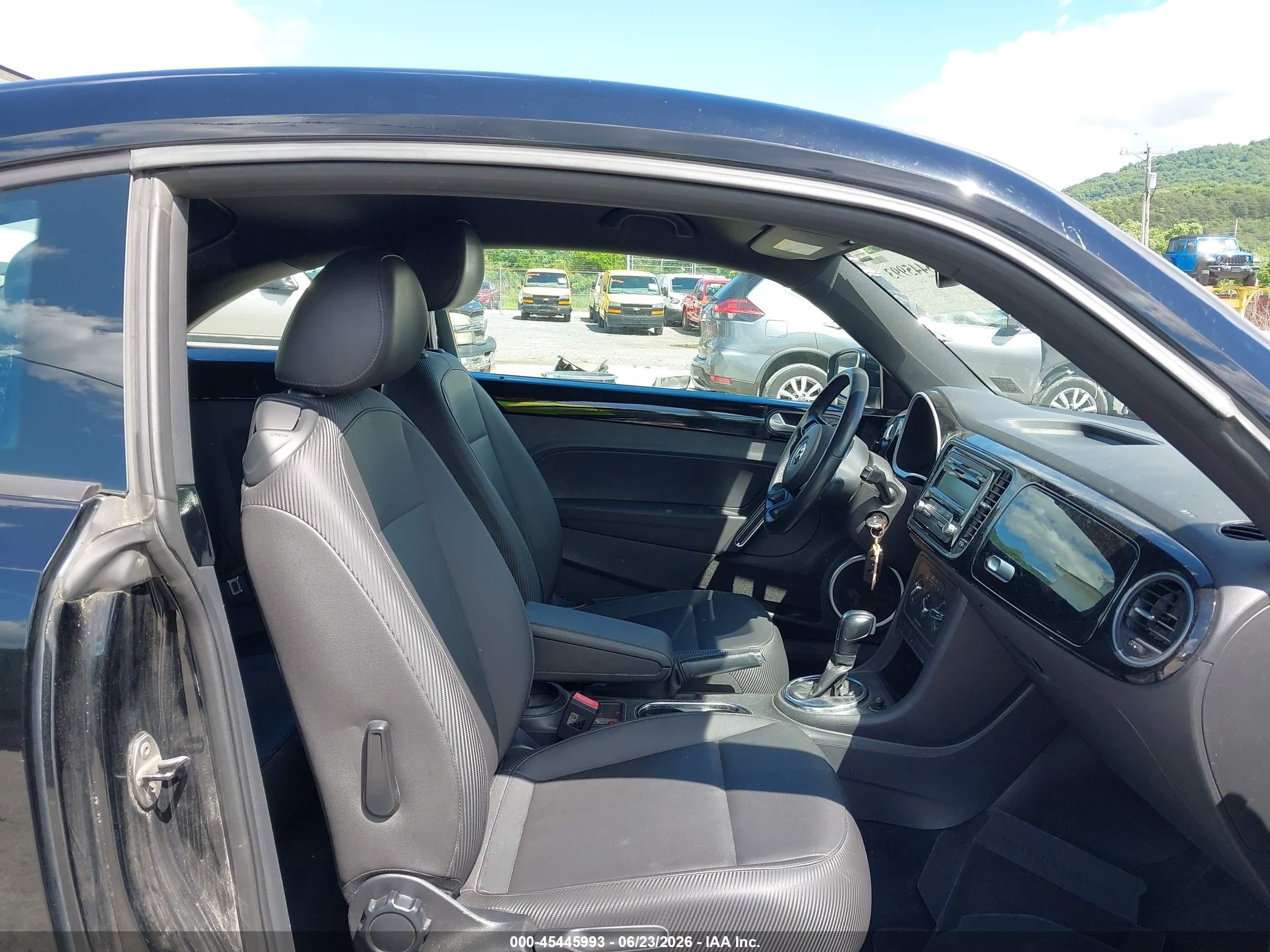 2013 Volkswagen Beetle 2.5l/2.5l Fender Edition Черный vin: 3VWJP7AT7DM690458