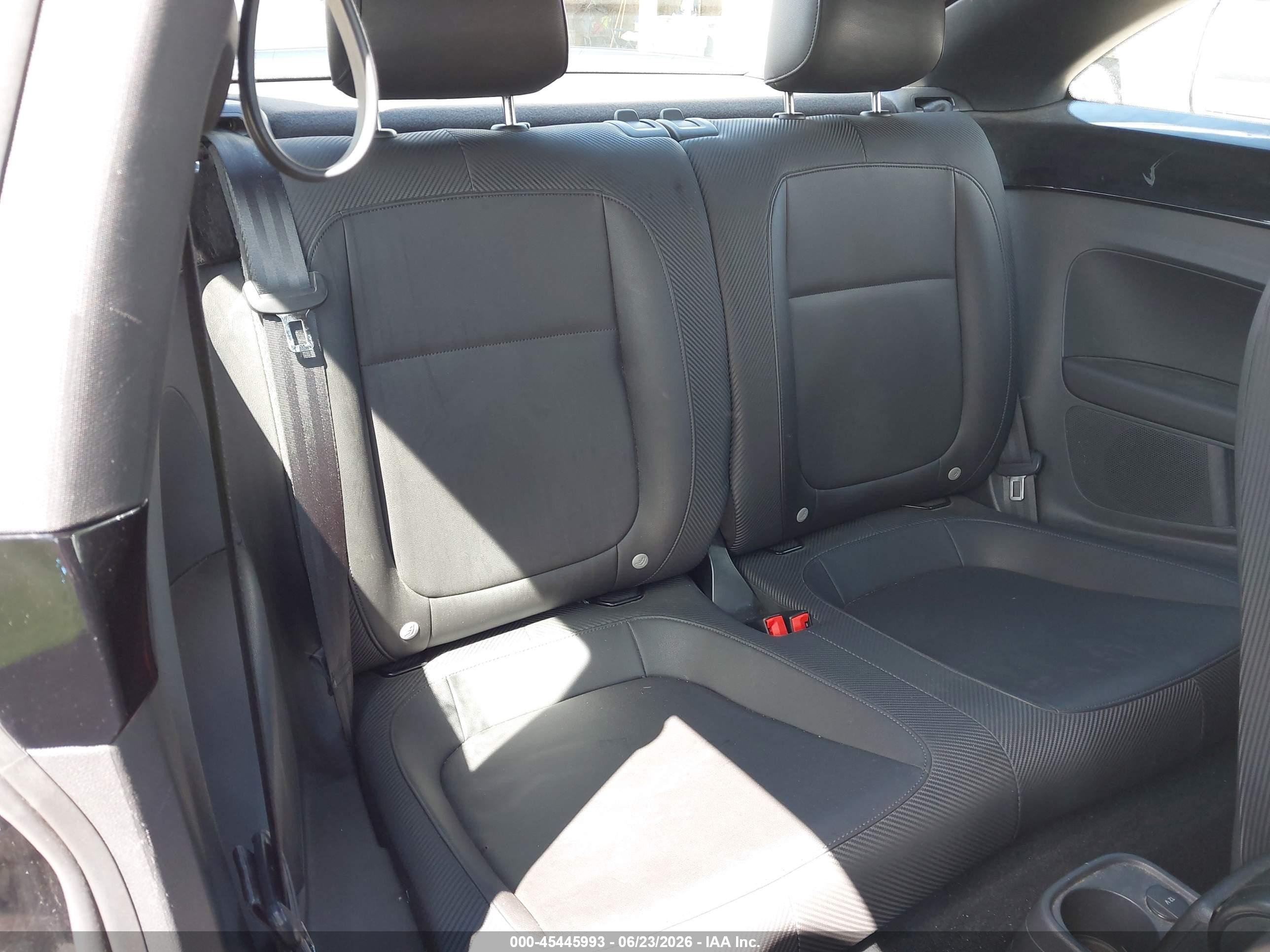 2013 Volkswagen Beetle 2.5l/2.5l Fender Edition Черный vin: 3VWJP7AT7DM690458