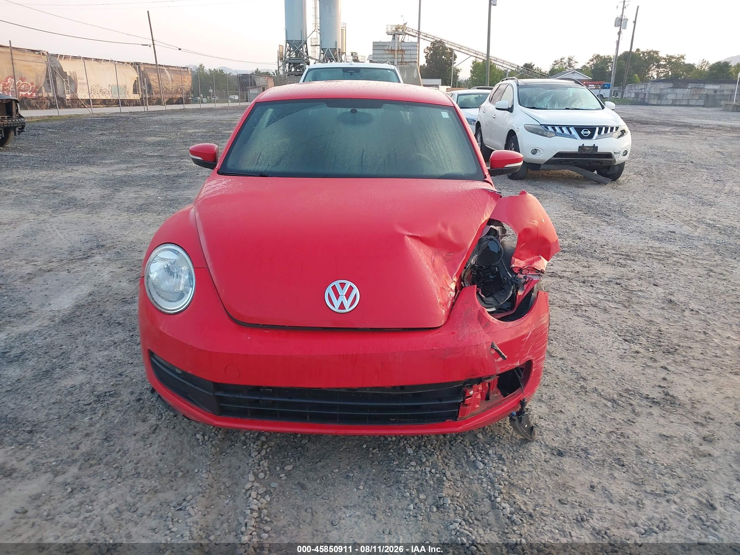 2012 Volkswagen Beetle 2.5l Red vin: 3VWJP7AT8CM646189