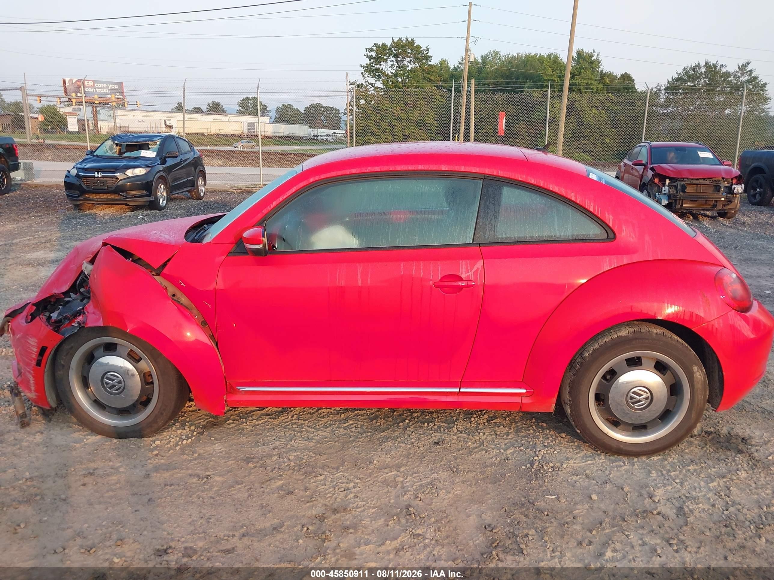 2012 Volkswagen Beetle 2.5l Red vin: 3VWJP7AT8CM646189
