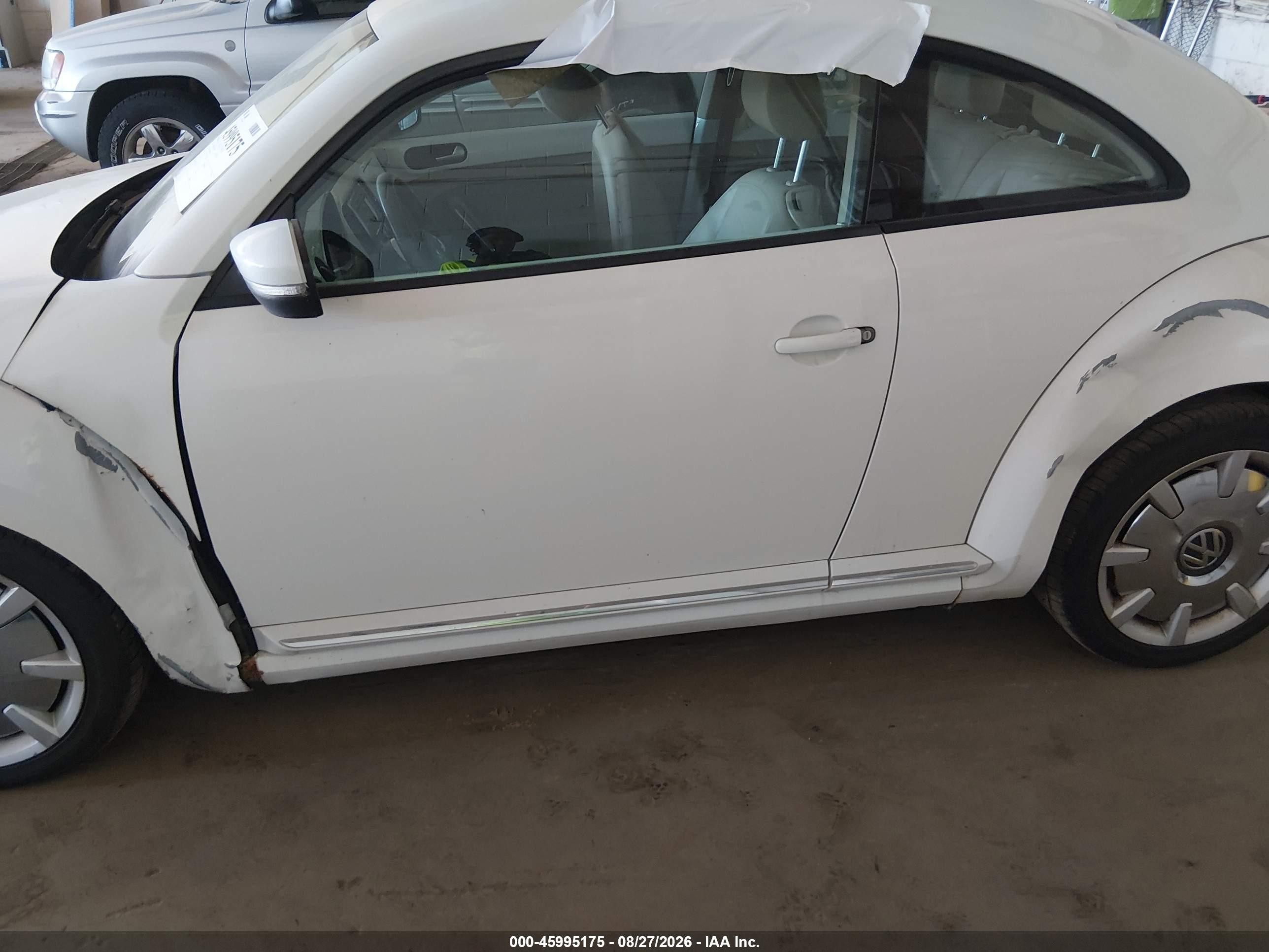 2012 Volkswagen Beetle 2.5l White vin: 3VWJP7AT8CM659380