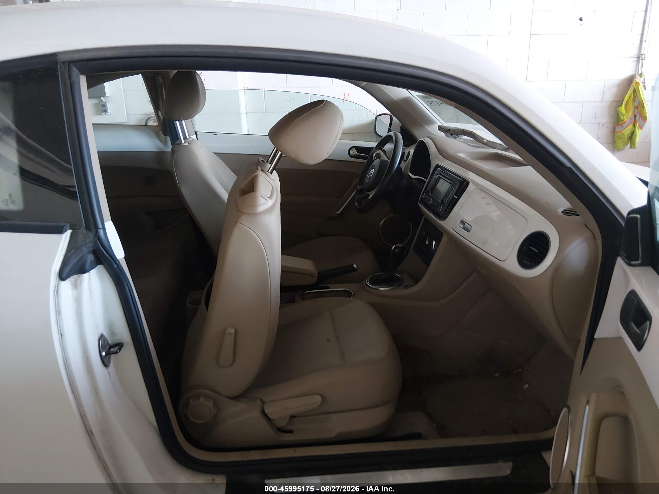 2012 Volkswagen Beetle 2.5l White vin: 3VWJP7AT8CM659380