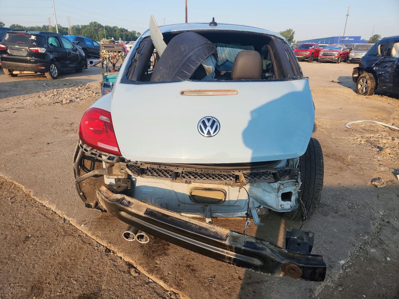 2013 Volkswagen Beetle Blue vin: 3VWJP7AT8DM673832