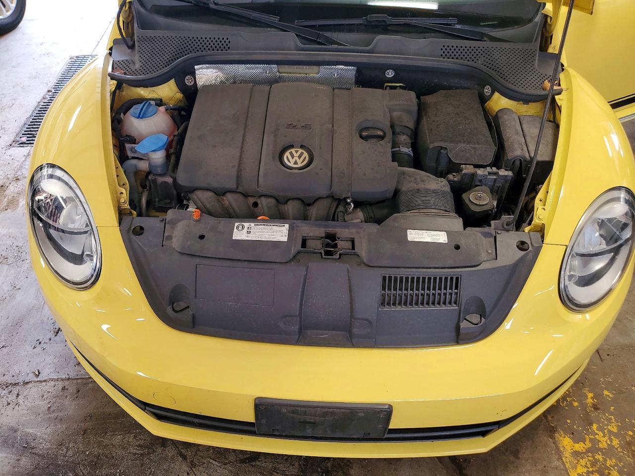 2013 Volkswagen Beetle Yellow vin: 3VWJP7AT8DM687858