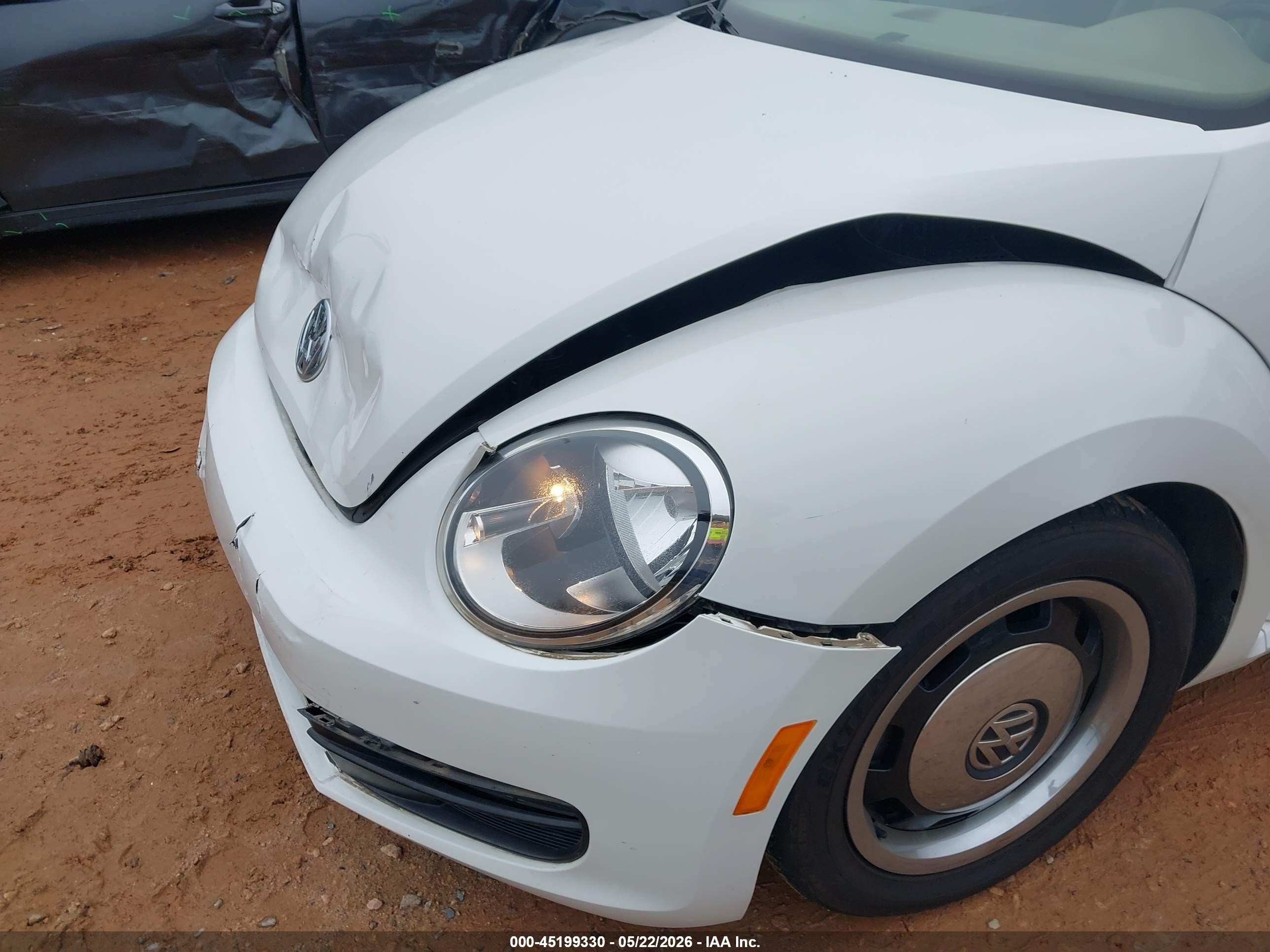 2013 Volkswagen Beetle 2.5l White vin: 3VWJP7AT9DM619889