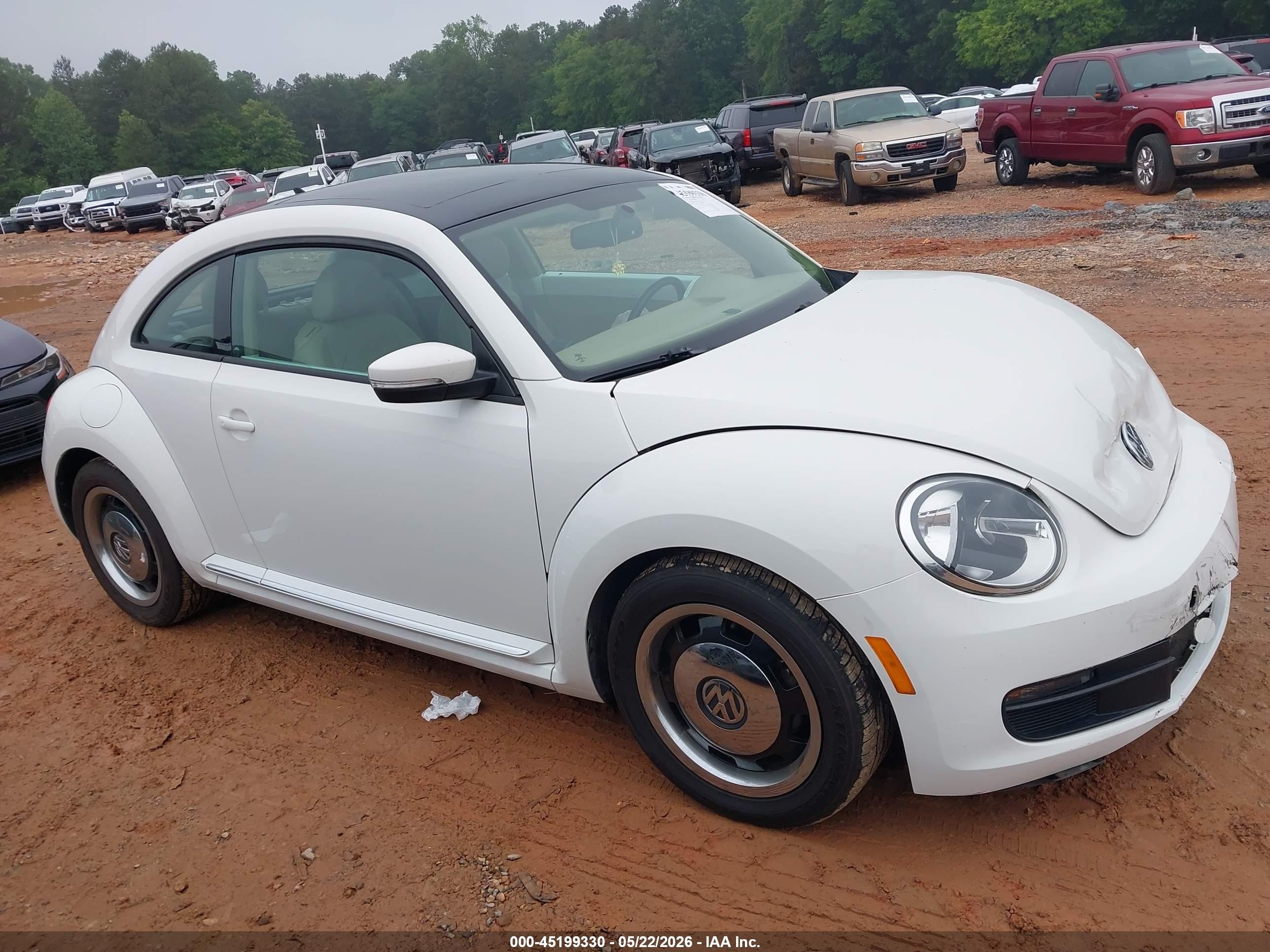 2013 Volkswagen Beetle 2.5l White vin: 3VWJP7AT9DM619889
