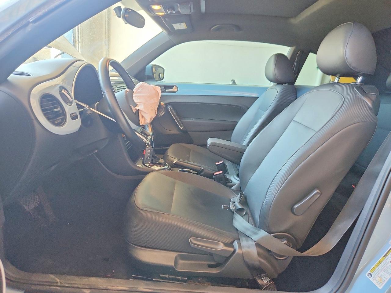 2013 Volkswagen Beetle Turquoise vin: 3VWJP7AT9DM623201