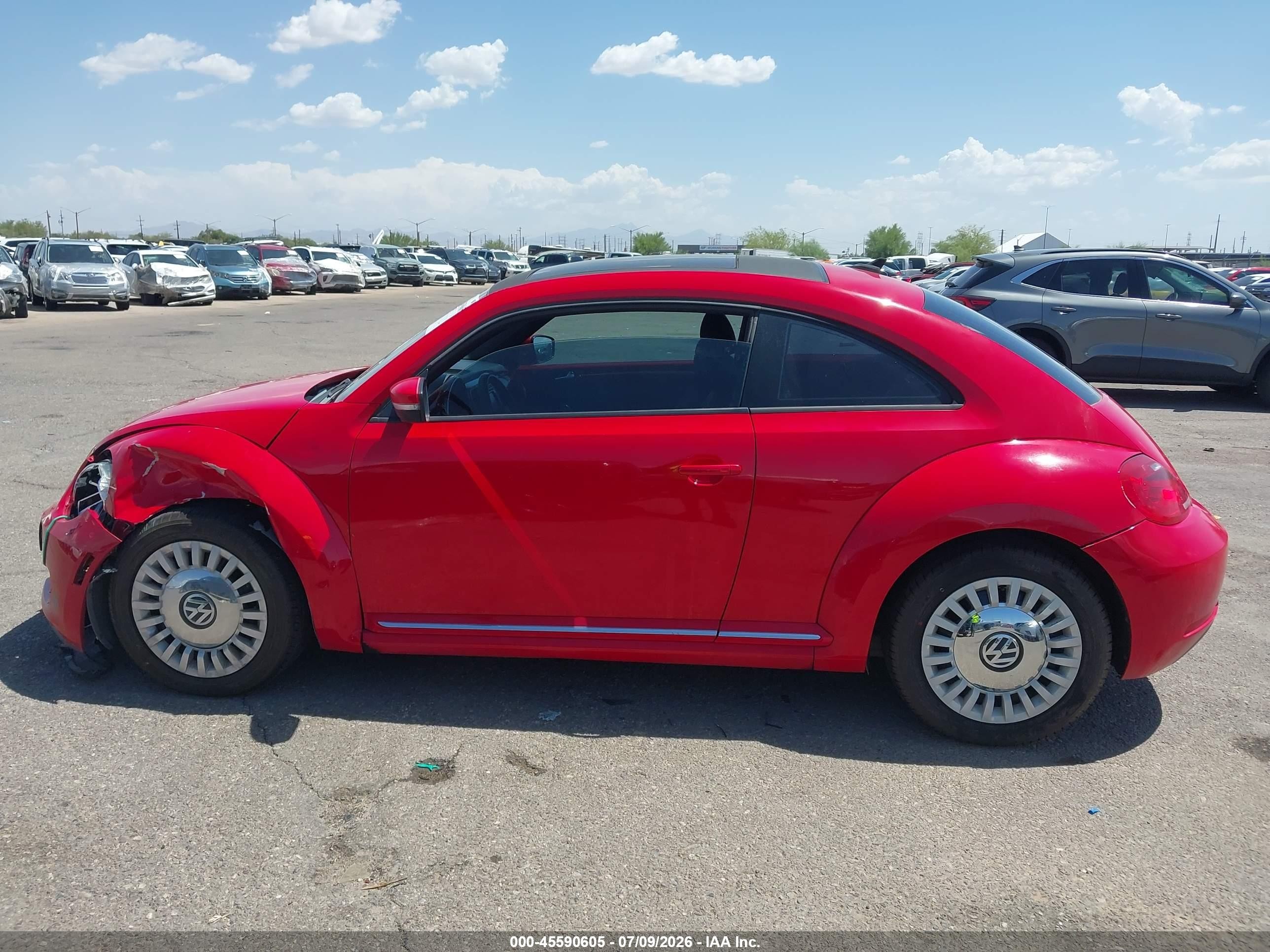 2014 Volkswagen Beetle 2.5l Красный vin: 3VWJP7AT9EM612992