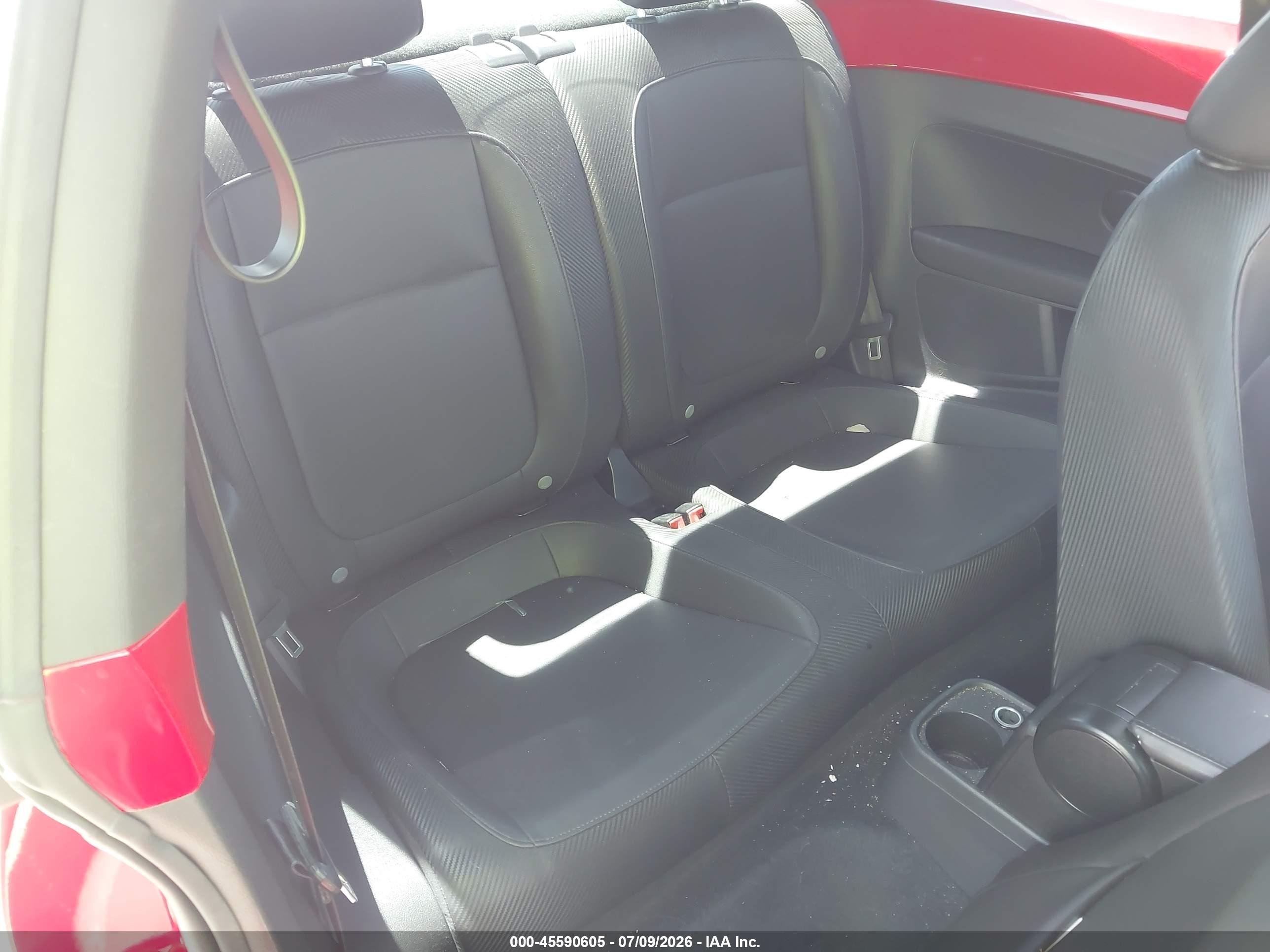 2014 Volkswagen Beetle 2.5l Красный vin: 3VWJP7AT9EM612992